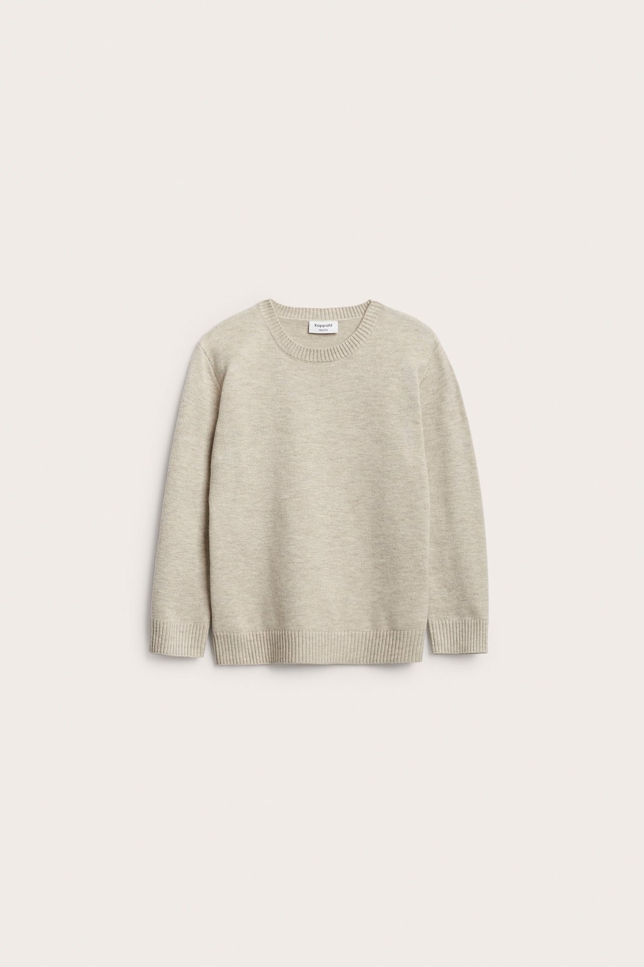 Frontvy av en stickad tröja för barn i melangefärgad beige med ribbade kanter.