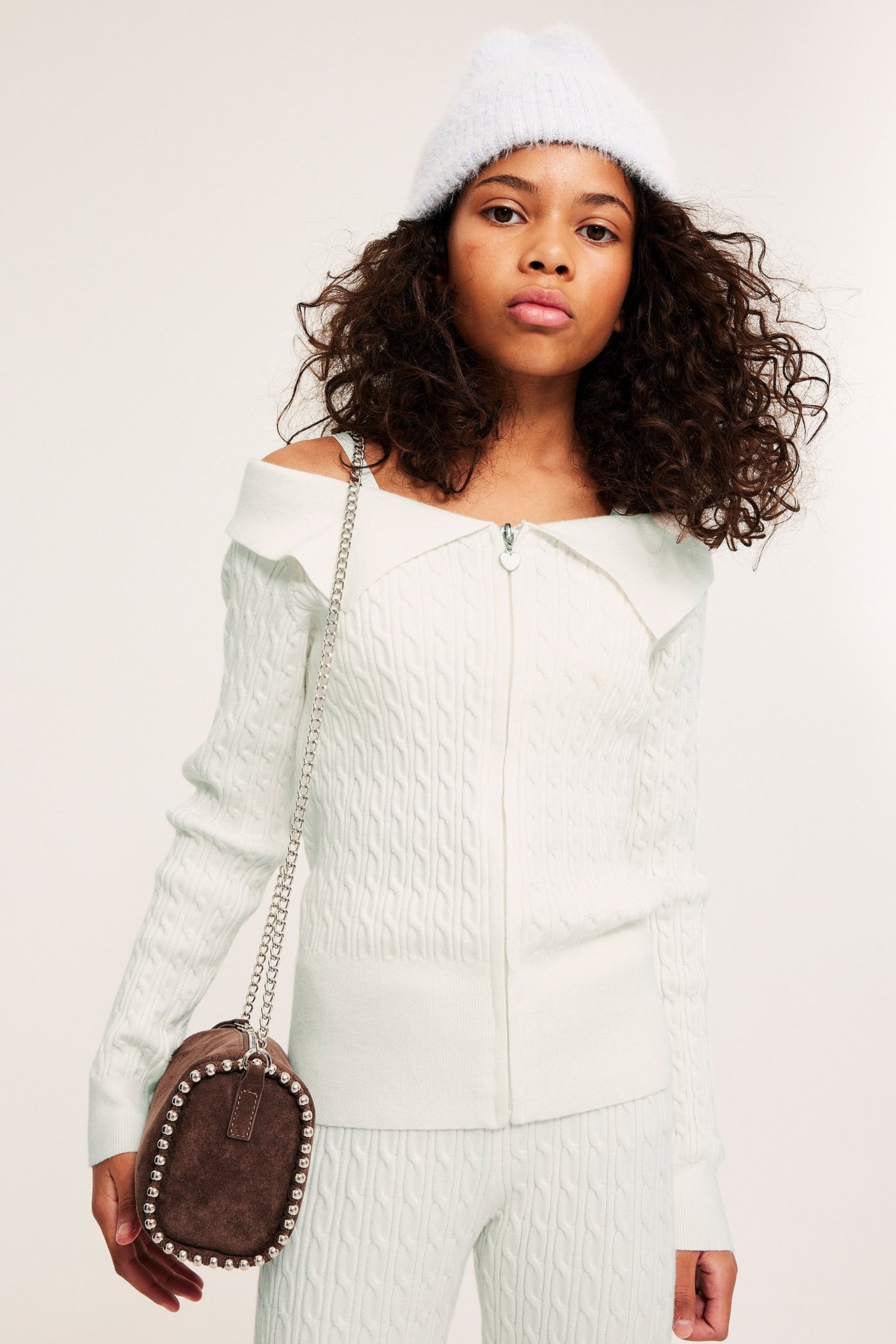 Sweter z dzianiny w warkocze, z zamkiem błyskawicznym