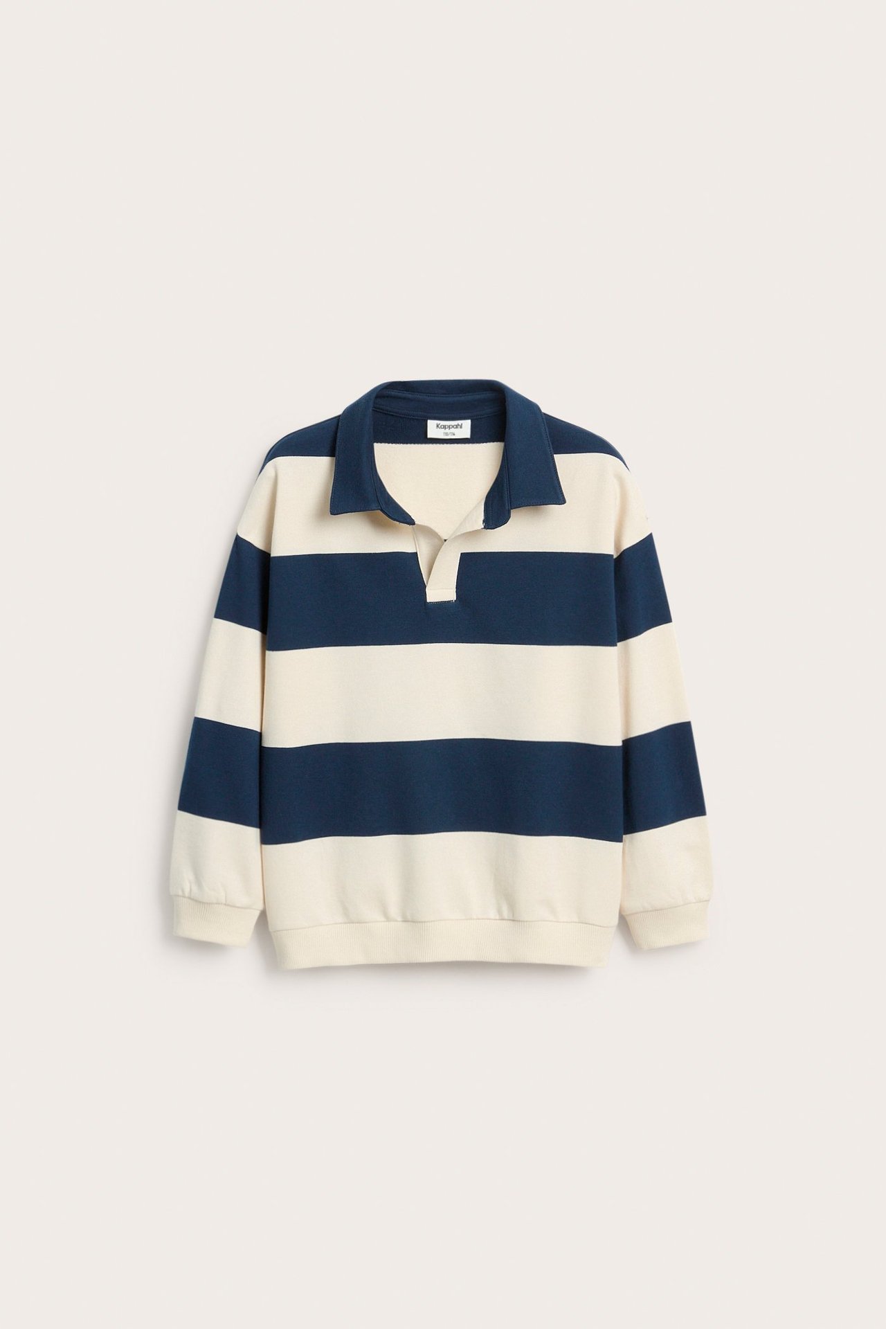 Frontvy av en randig sweatshirt i bomull för barn, i ljusbeige och mörkblått med polokrage.