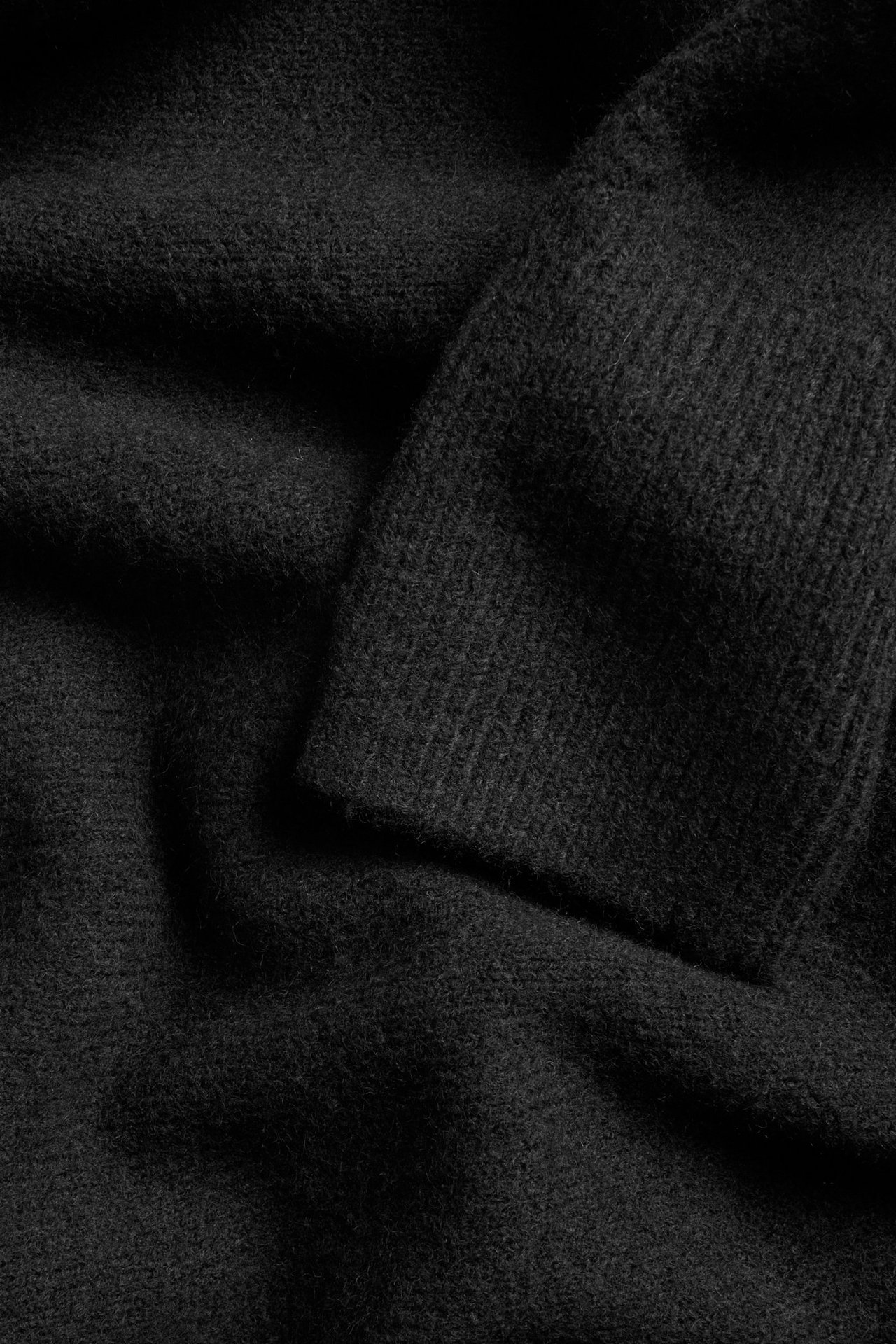 Hienoneuloksinen mekko - Musta - 2
