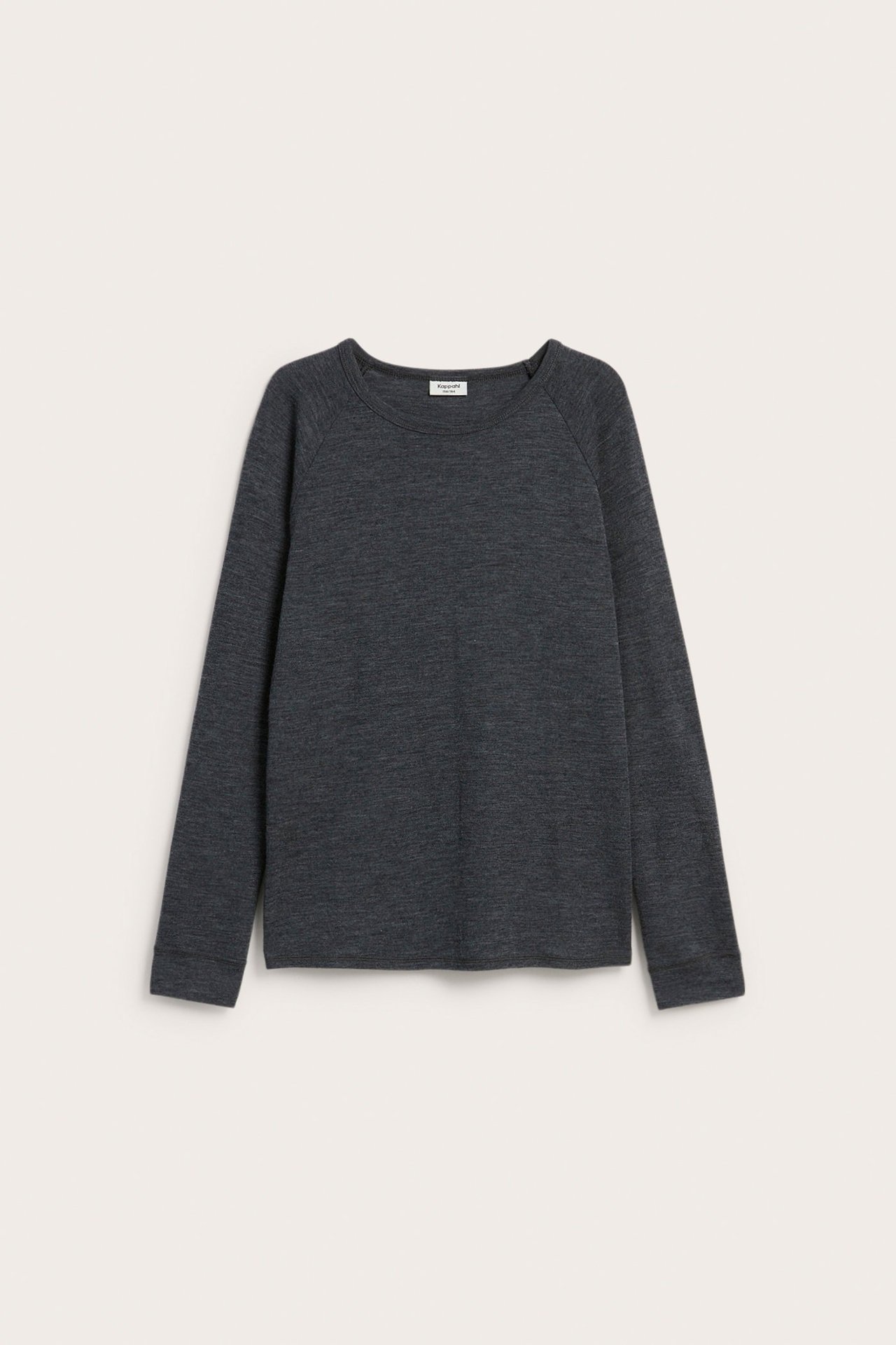Frontvy av en mörkgrå melerad underställströja i merinoull med långa ärmar och rund hals.