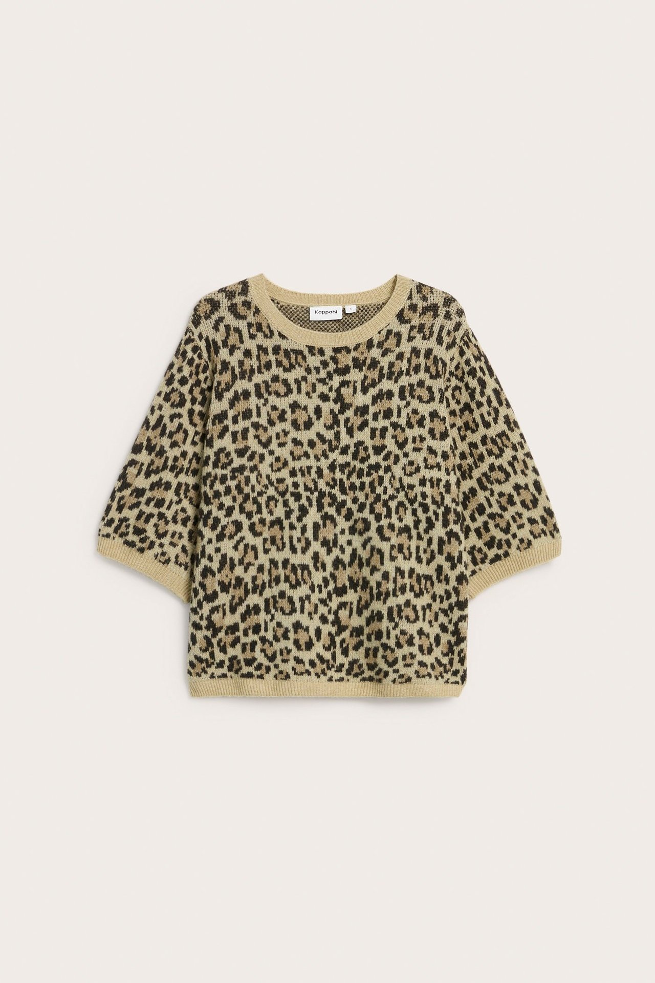 Leopardmönstrad t-shirt