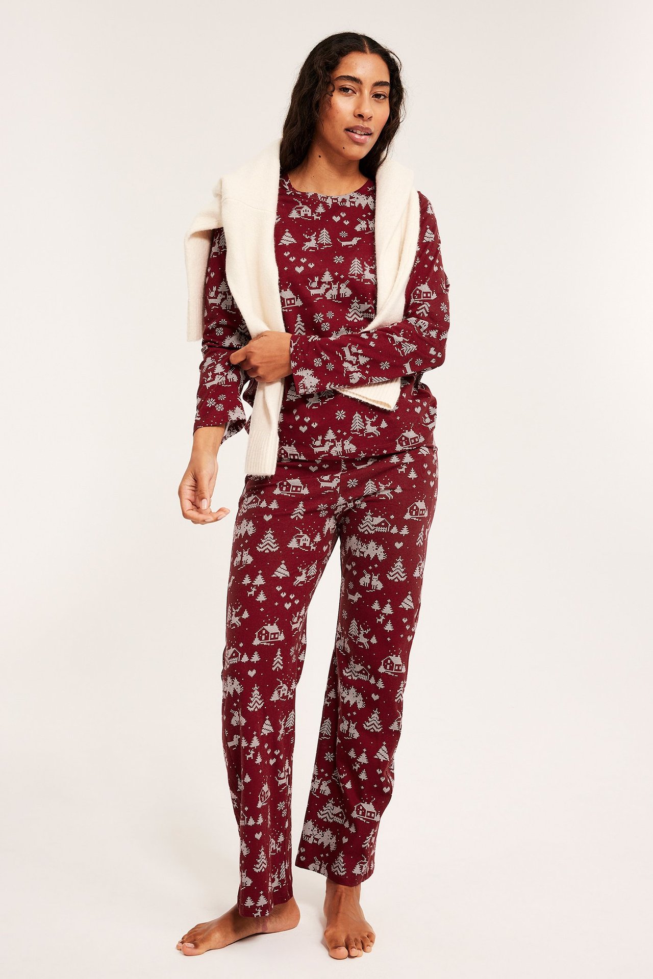 Tummansininen joulukuosipaita ja housut, elastinen vyötärö, naisten pyjama.
