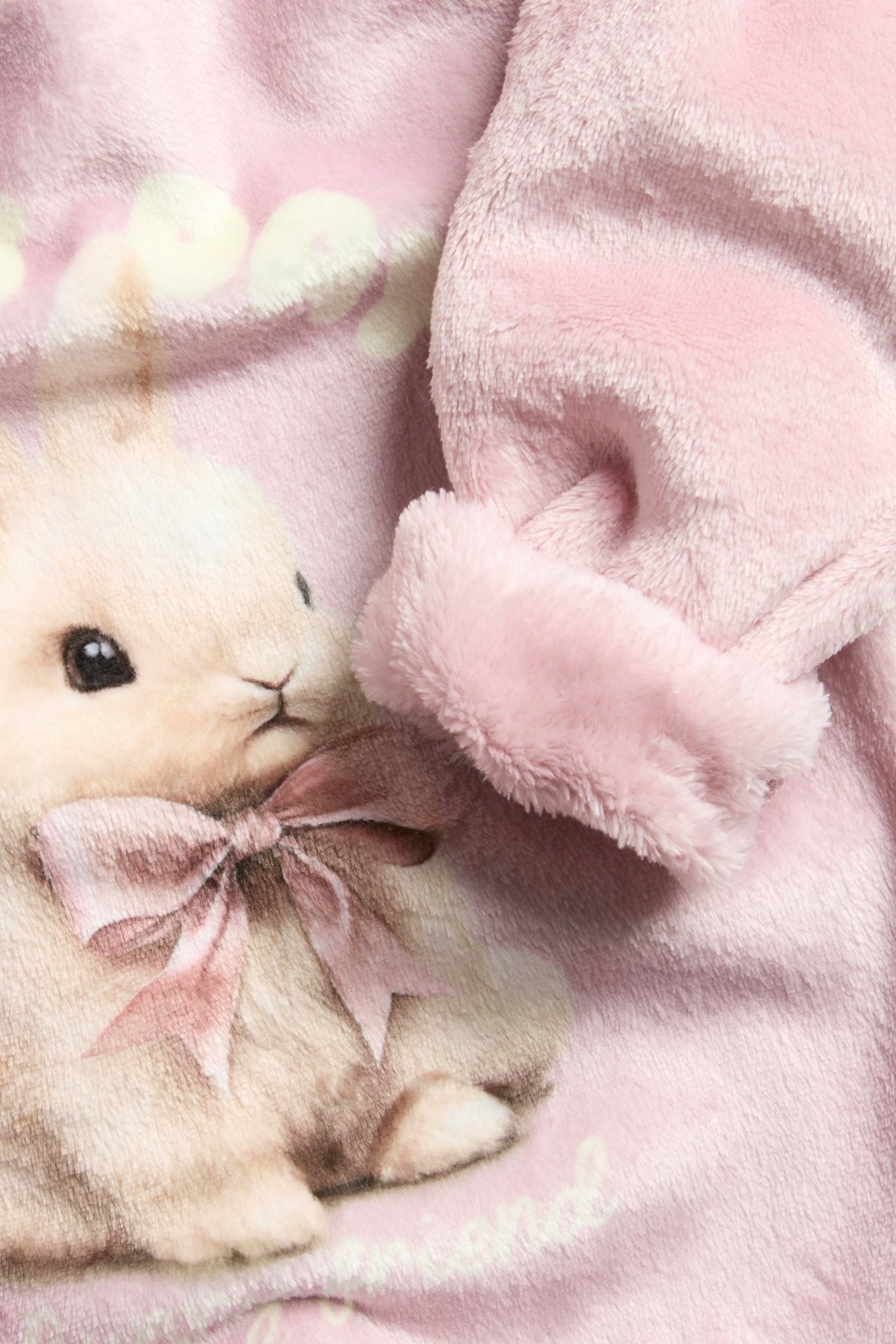 Vaaleanpunainen lasten collegepaita kaninomaisella painatuksella, pyöreä kaulus.