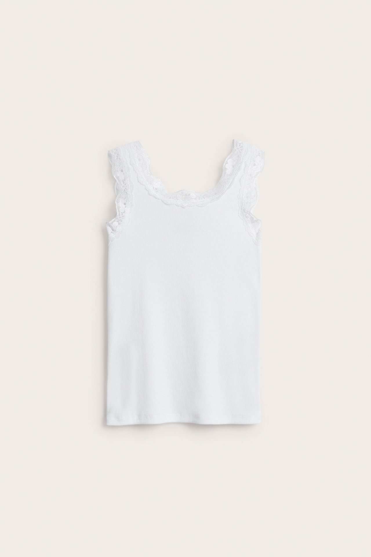 Ribbat linne med spets