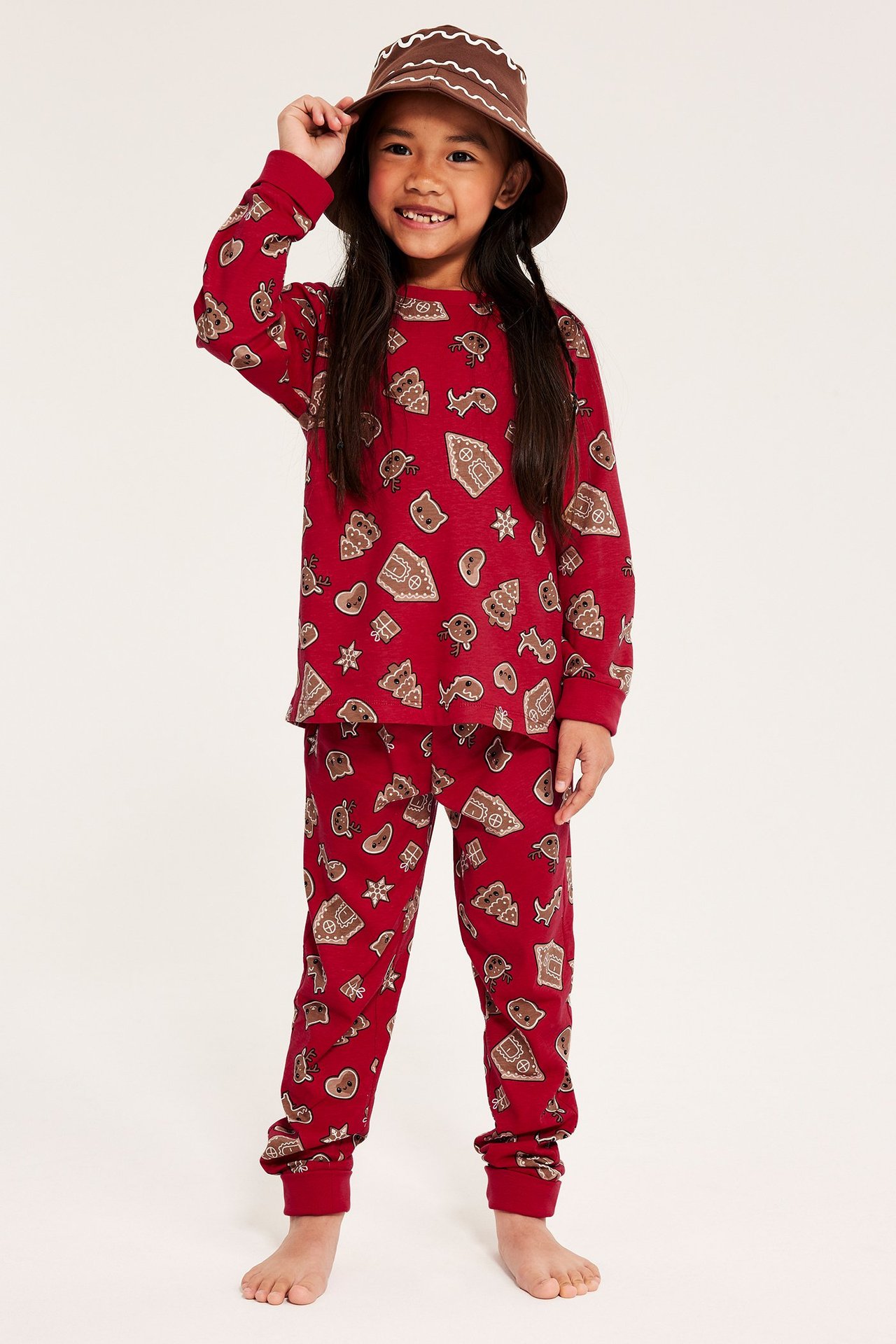 Julpyjamas med pepparkakor