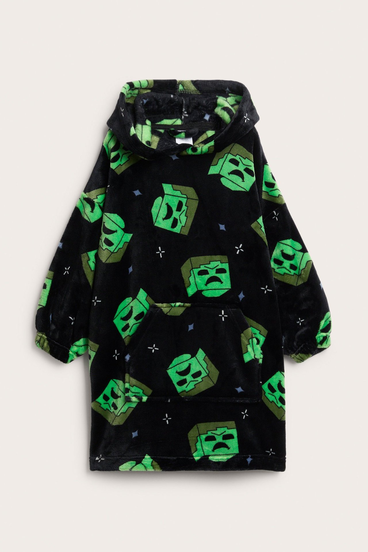 Framsida: Svart fleece-oversizehoodie för barn med grönt Minecraft-tryck, huva och stor ficka.