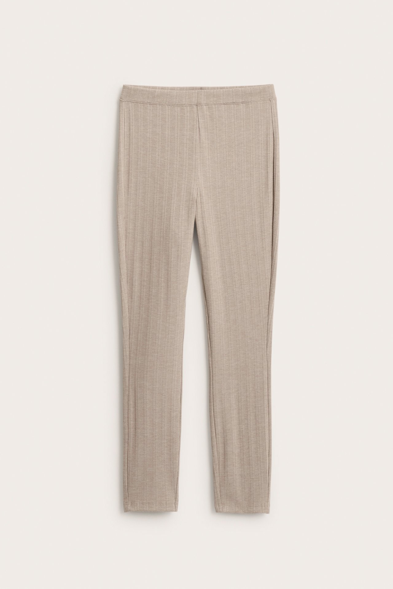 Frontvy av beigemelange ribbade pyjamasbyxor i jersey med resår i midjan.