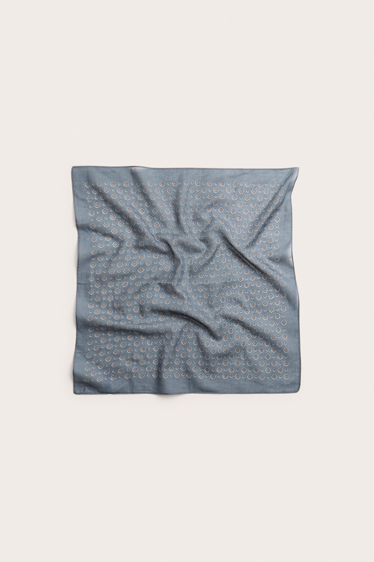 Mönstrad scarf