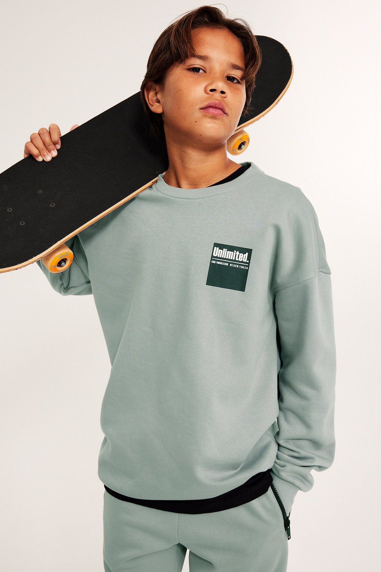 Sweatshirt