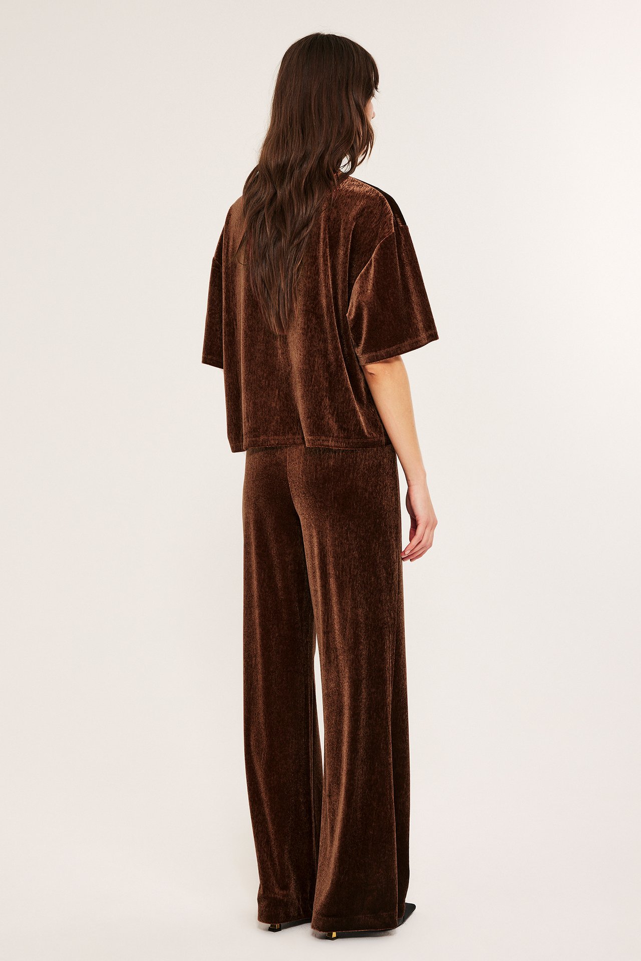 Brune velourbukser med vide ben, strukturert Jersey, kvinne, bakfra