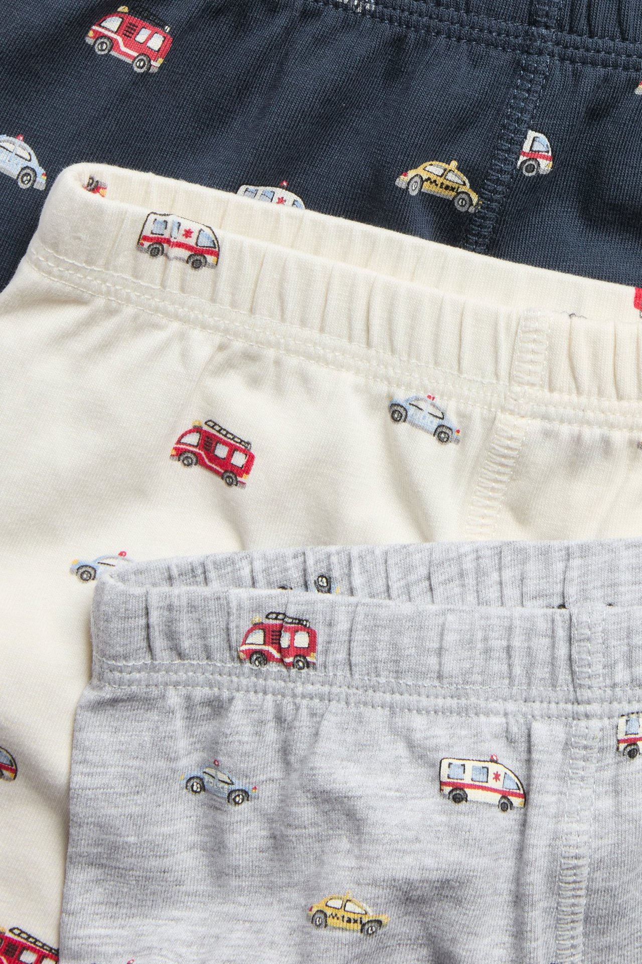 Kolme paria poikien boxereita, autoteemalla, harmaa, valkoinen, tummanharmaa, joustava vyötärö.