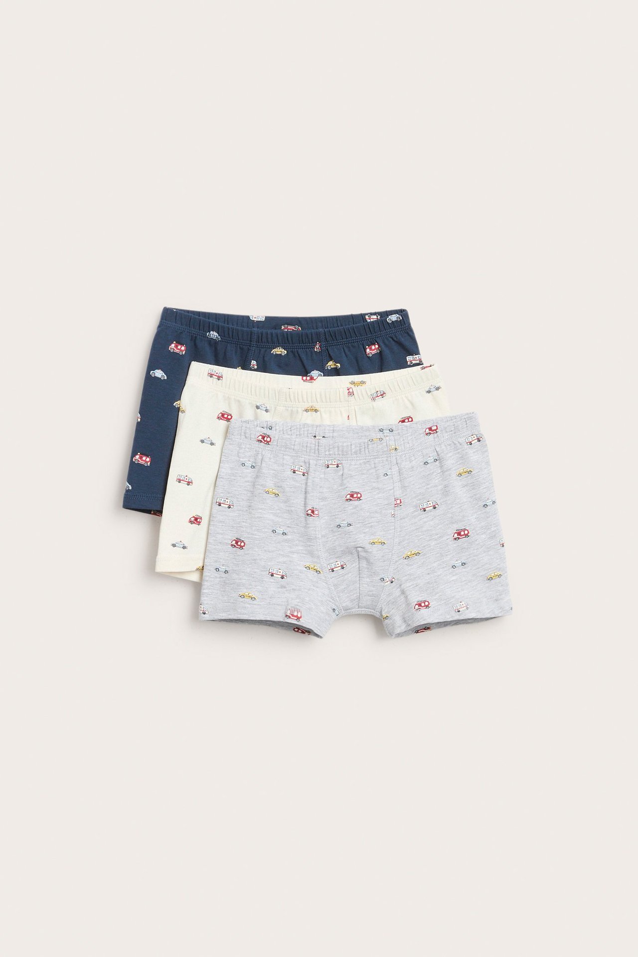 3-pack boxereita, joissa on autoja, kolme värivaihtoehtoa, vyötäröllä resori.
