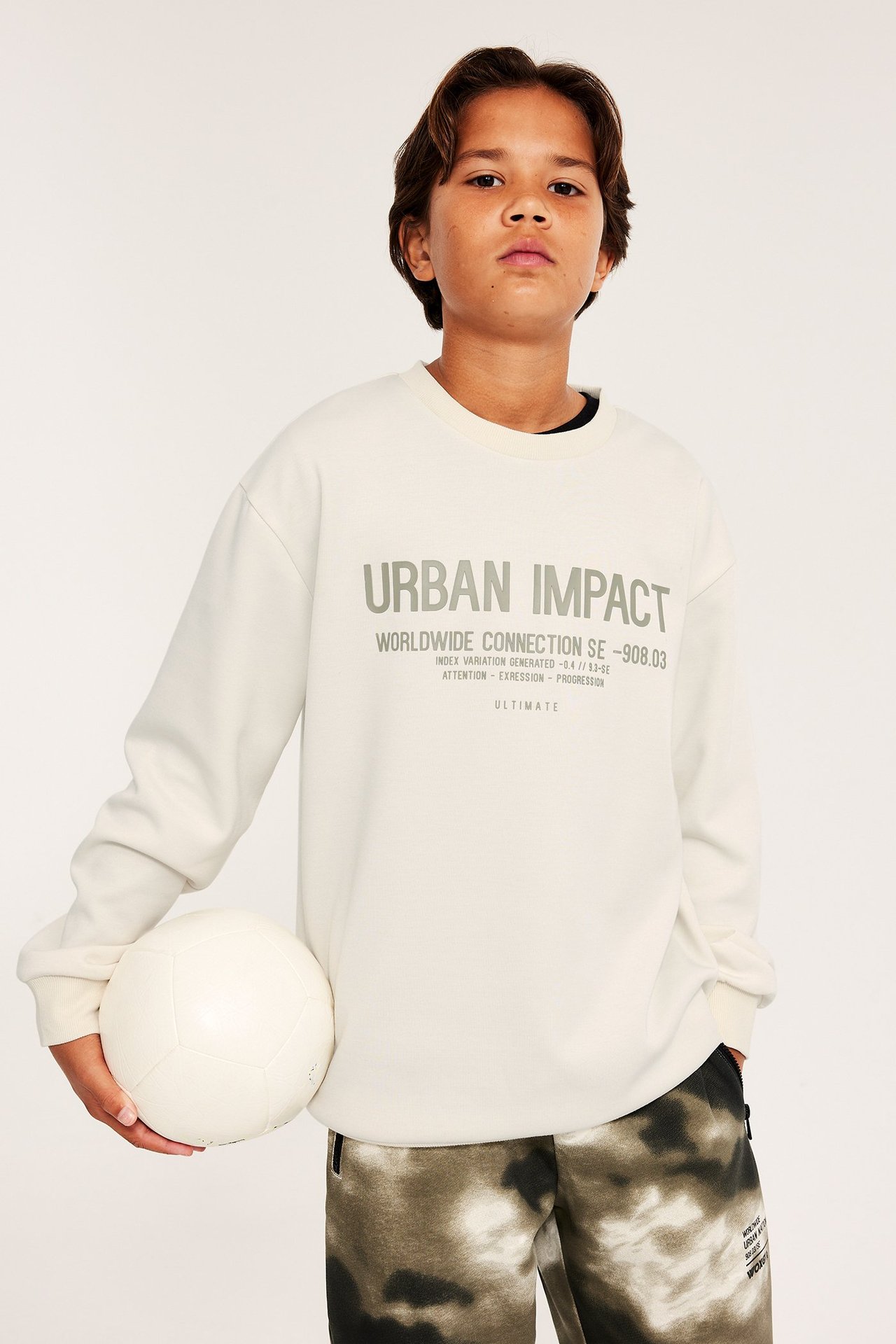 Collegepaita interlock-materiaalista