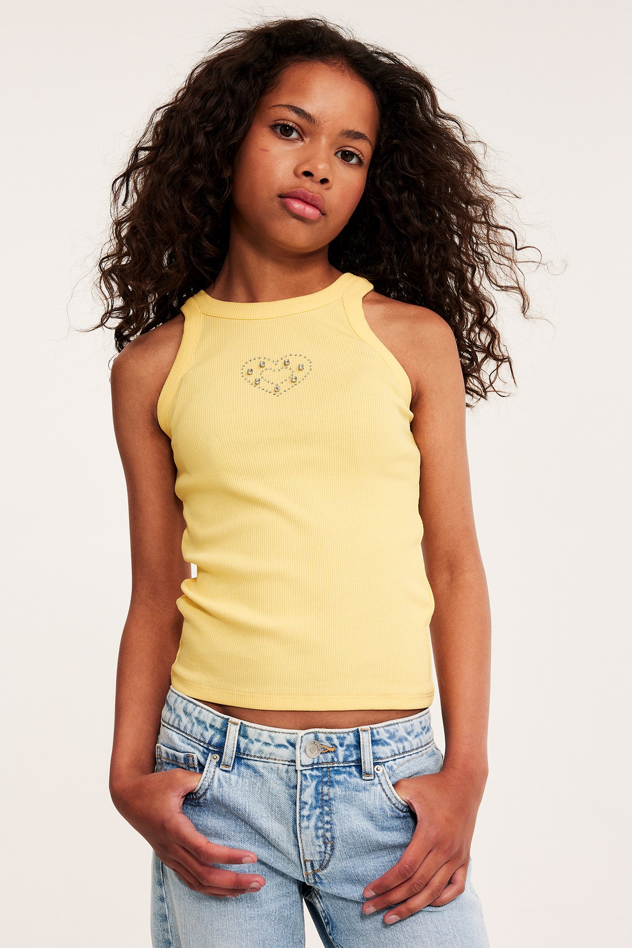Ribbestrikket singlet med strass