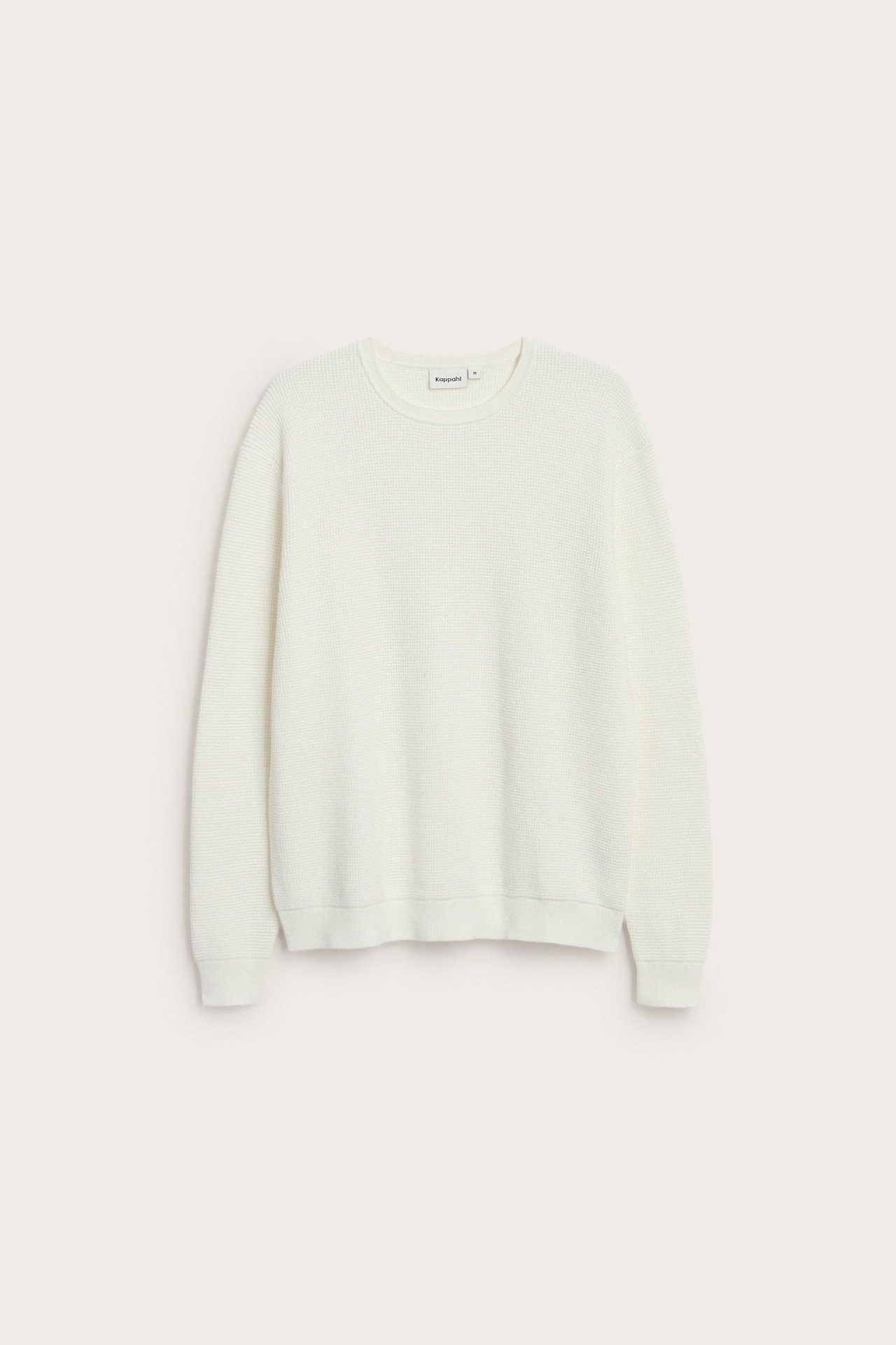 Frontbilde: Off-white strikkegenser for herre med strukturert tekstur, rund hals, ribbestrikkede mansjetter og kant.