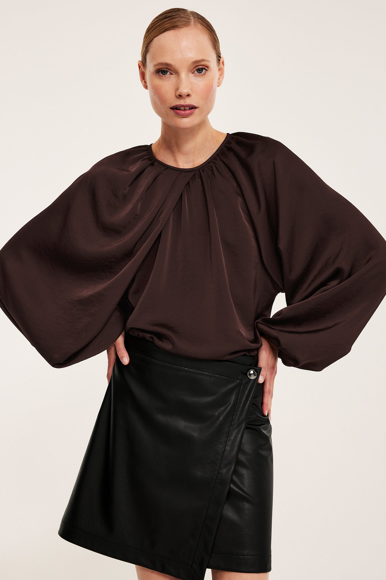 Blus med ballongärm