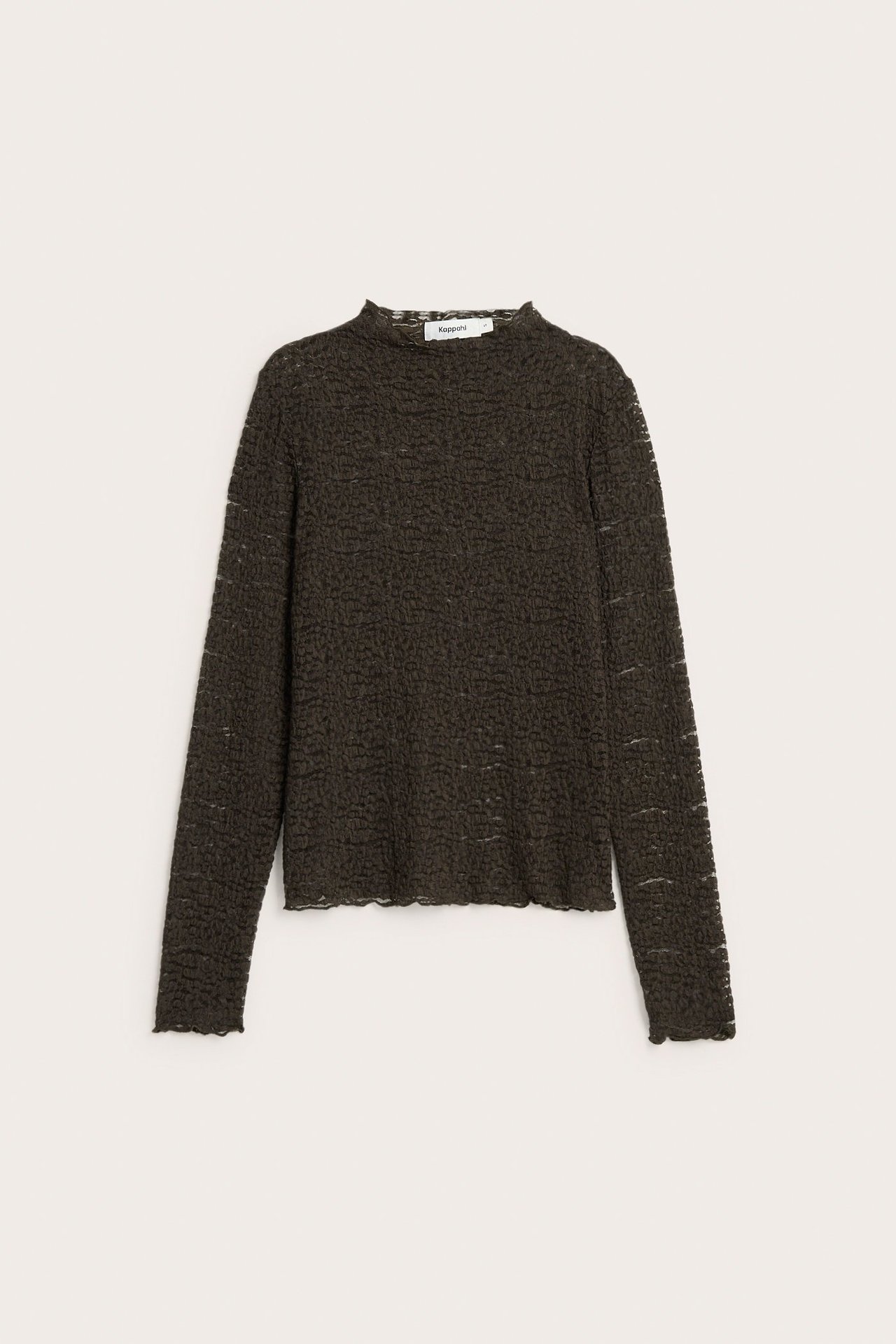 Widok z przodu: ciemnobrązowy koronkowy top z długim rękawem, wysokim dekoltem i detalami babylock.