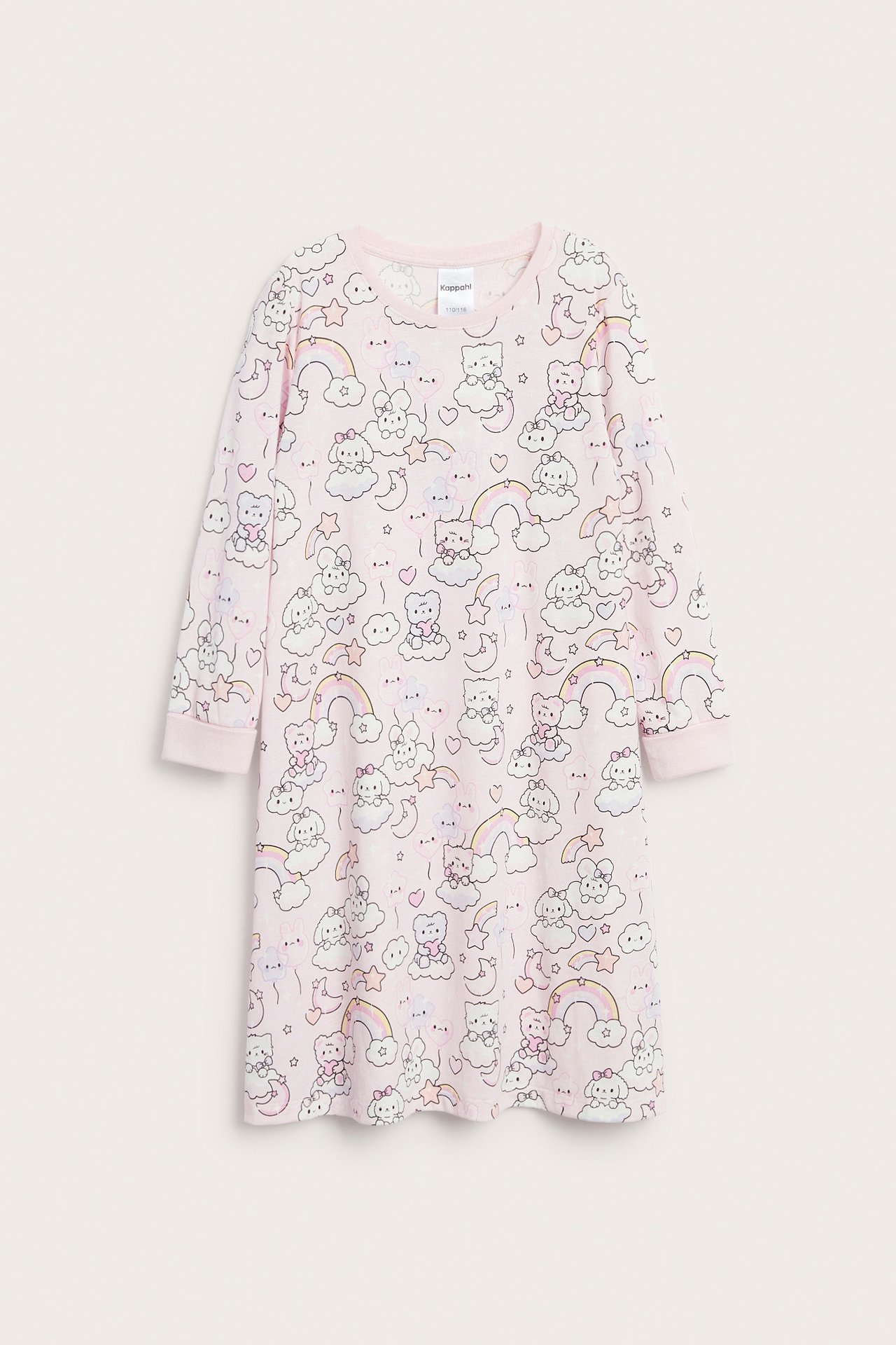 Frontvisning, lyserosa langermet nattkjole i bomull for barn med sky- og regnbuemønster.