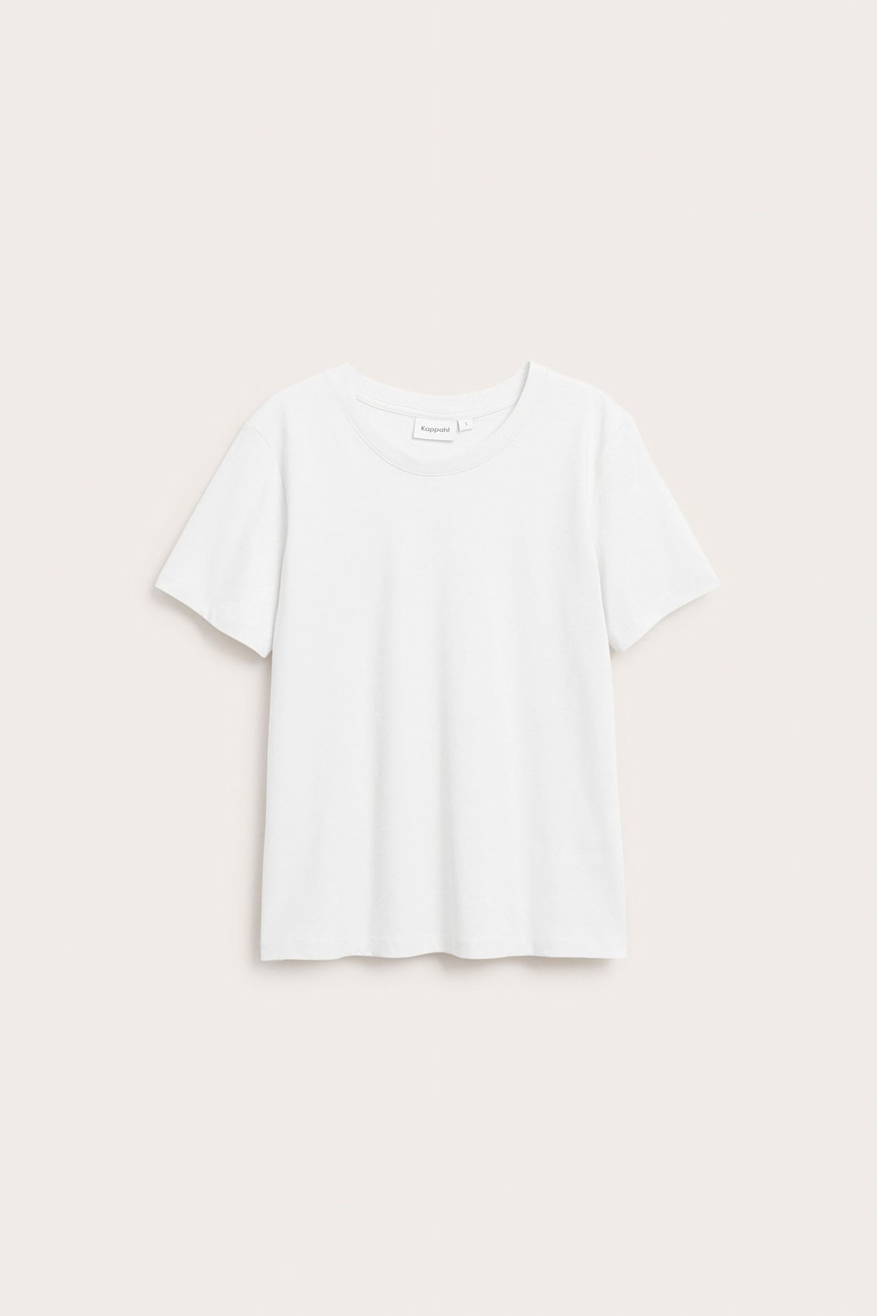 Frontvisning av en offwhite regular t-skjorte i bomull med rett passform.
