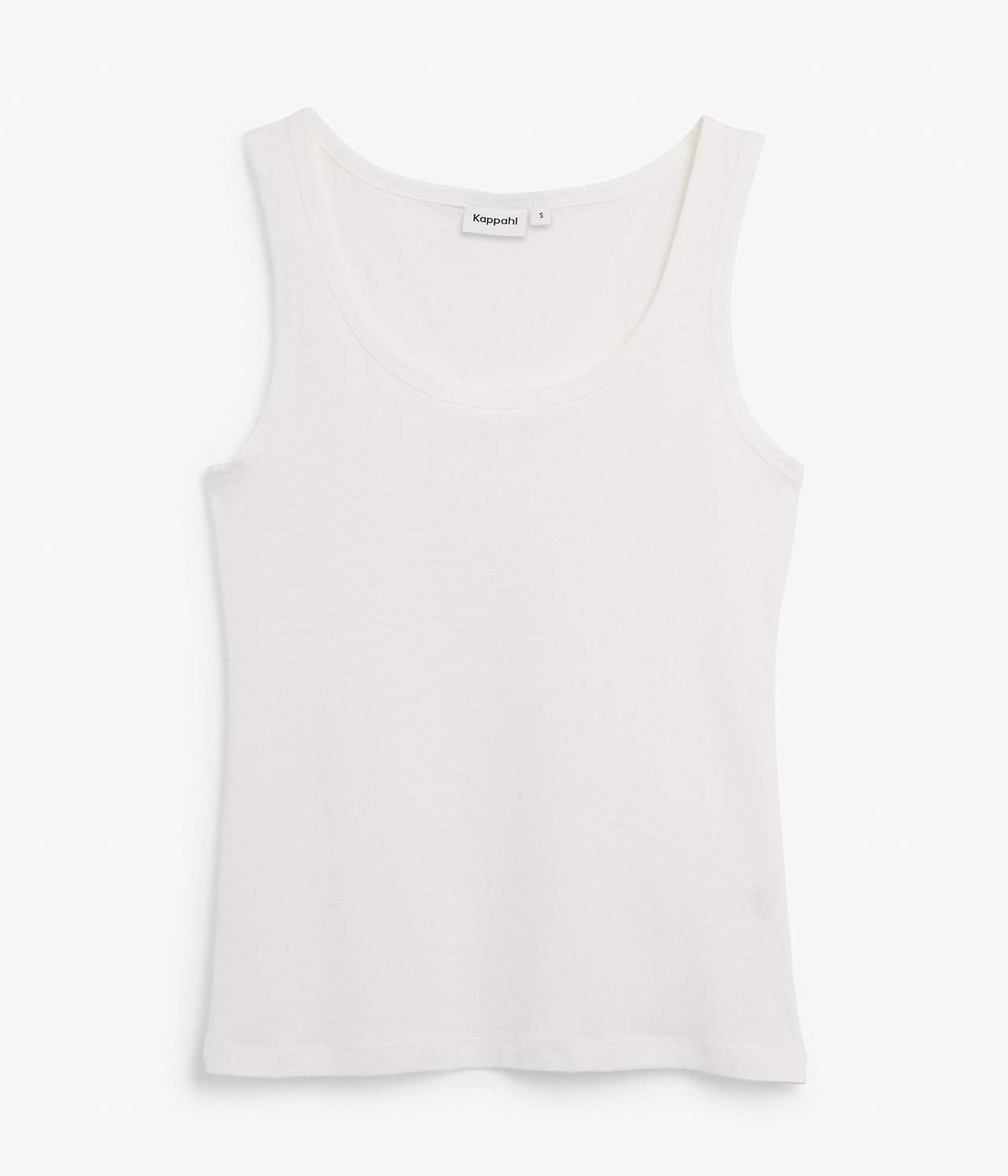 Forfra, en kremhvit, ensfarget, figurnær bomullsblandingstopp uten ermer med rund hals.