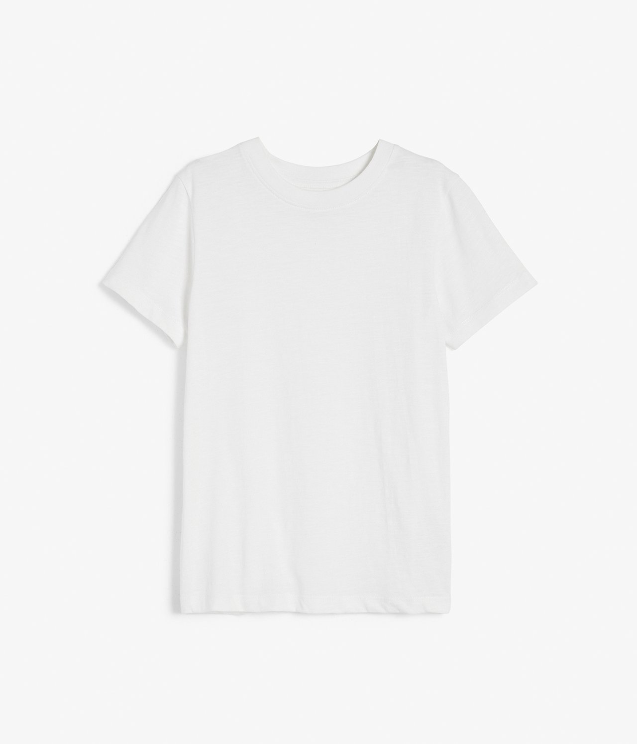Widok z przodu: gładki, białawy bawełniany T-shirt dziecięcy z prążkowanym okrągłym dekoltem, leżący płasko.