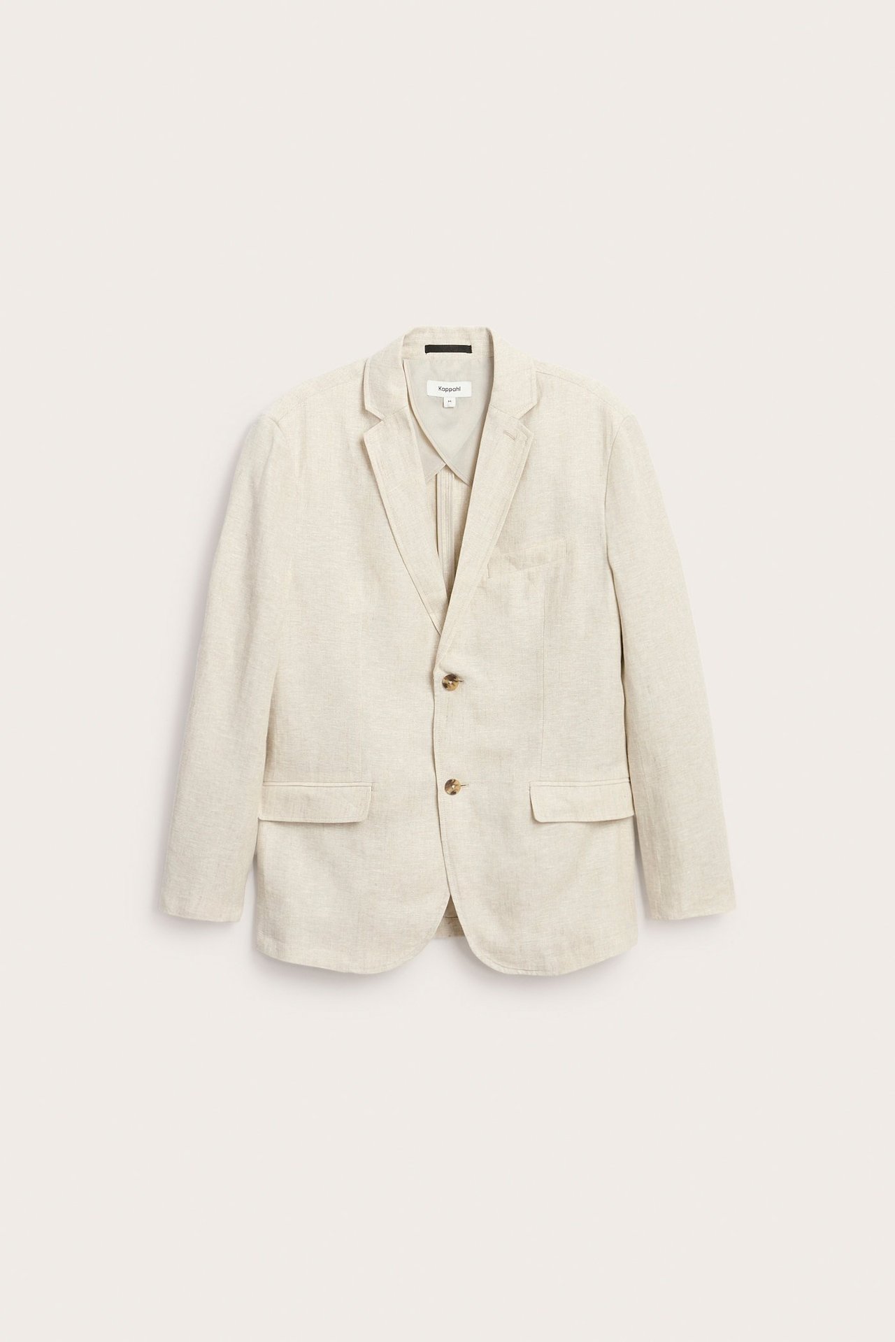 Frontvisning av en beige regular fit linblazer for menn med to brune knapper og klafflommer.
