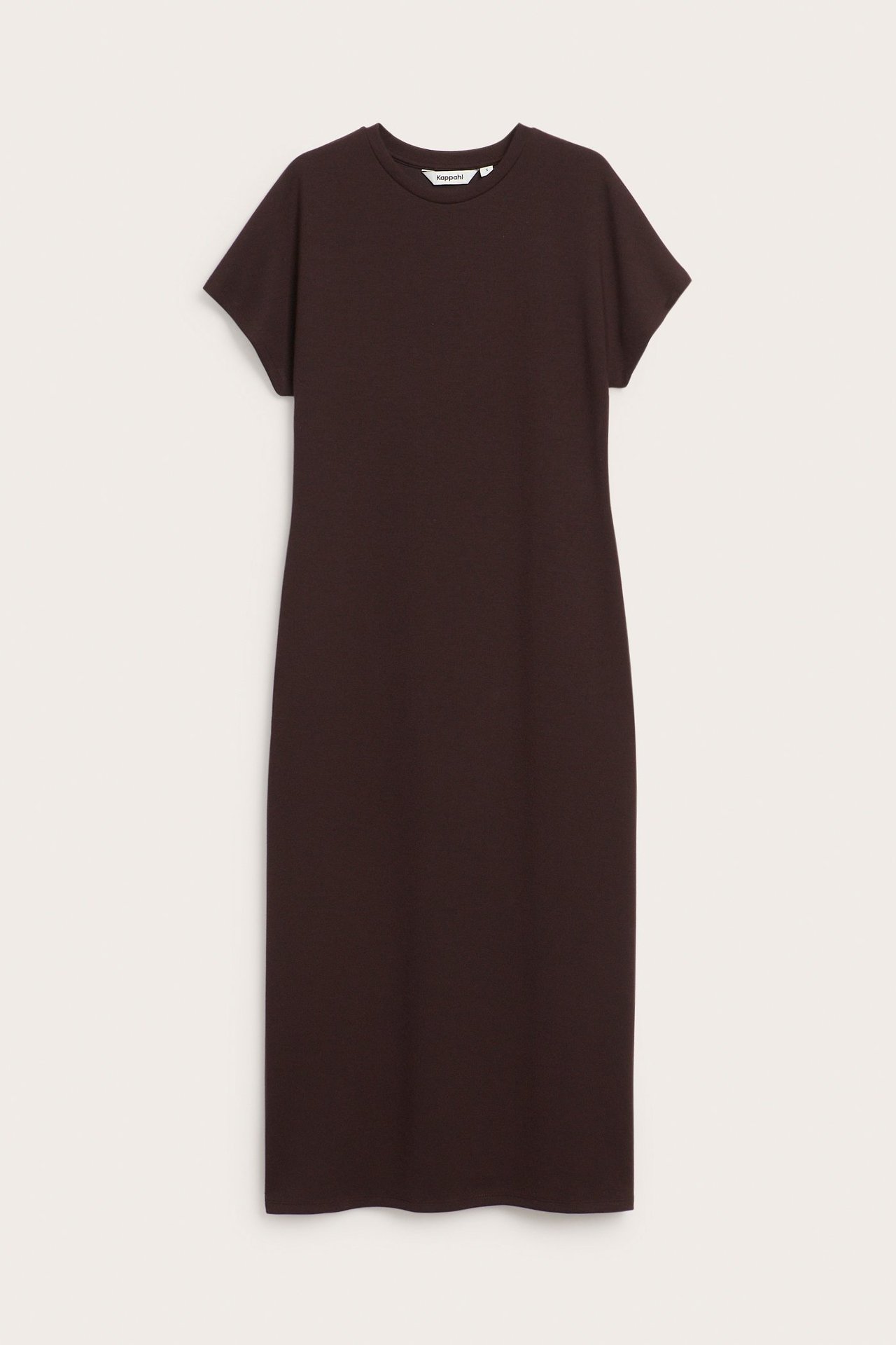 Widok z przodu jednolitej bordowej sukienki maxi z krótkim rękawem i okrągłym dekoltem.