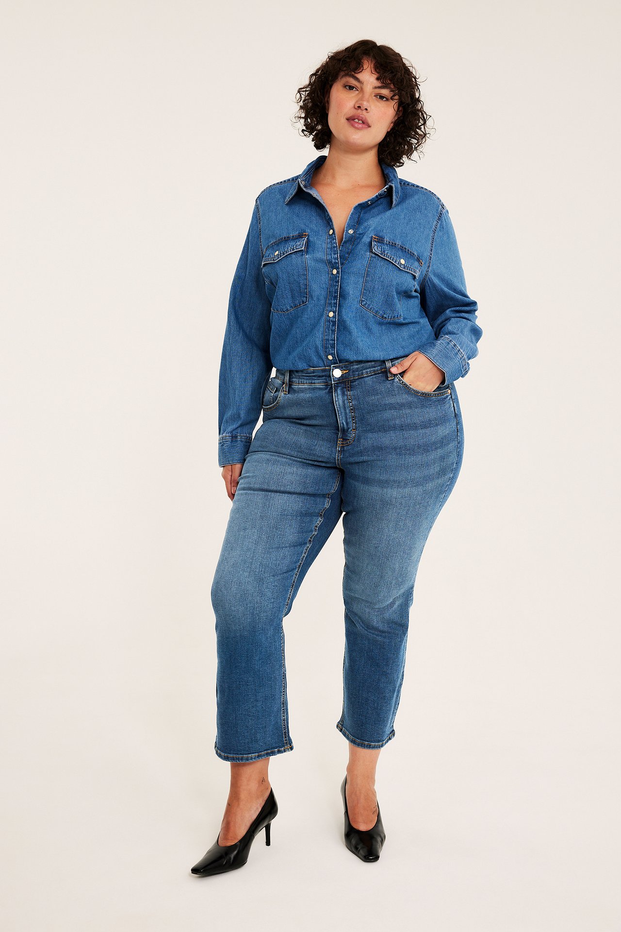 Dżinsy cropped flare high waist