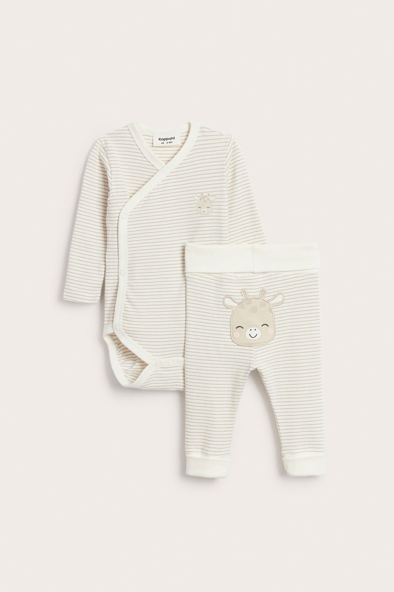 Beige stripet babybody med omslagslukking og matchende leggings med sjiraffapplikasjon.