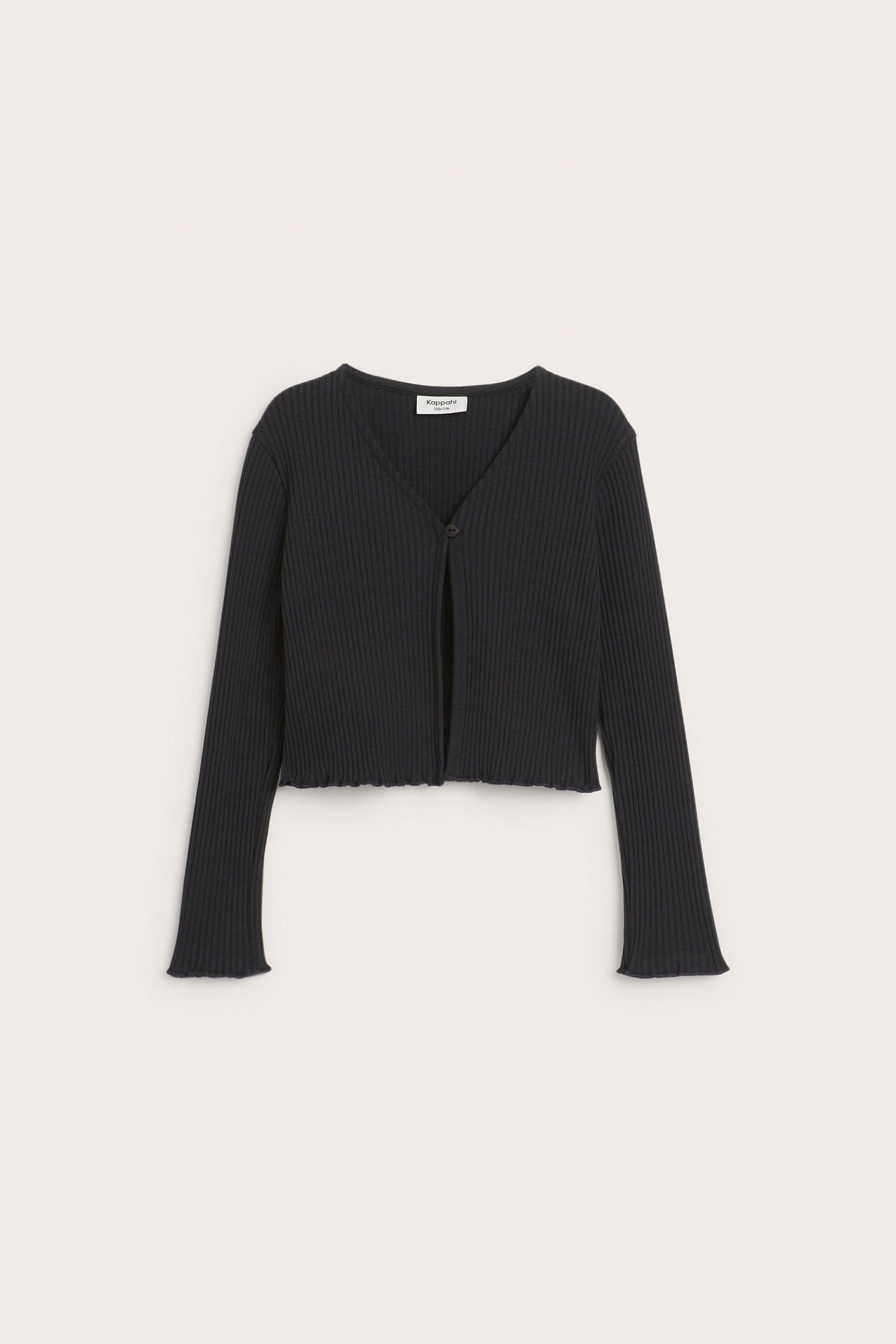 Widok z przodu czarnego, prążkowanego bolerka bawełnianego z guzikiem, dekoltem w serek i krótkim krojem.