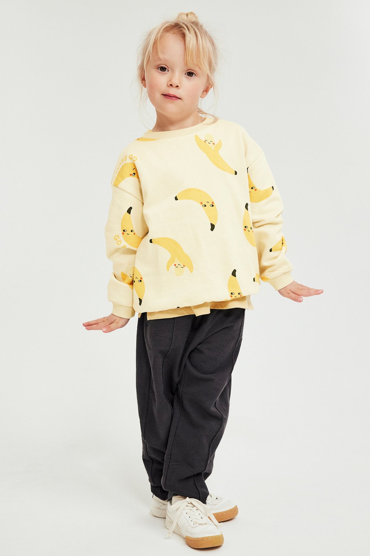 Kuviollinen collegepaita