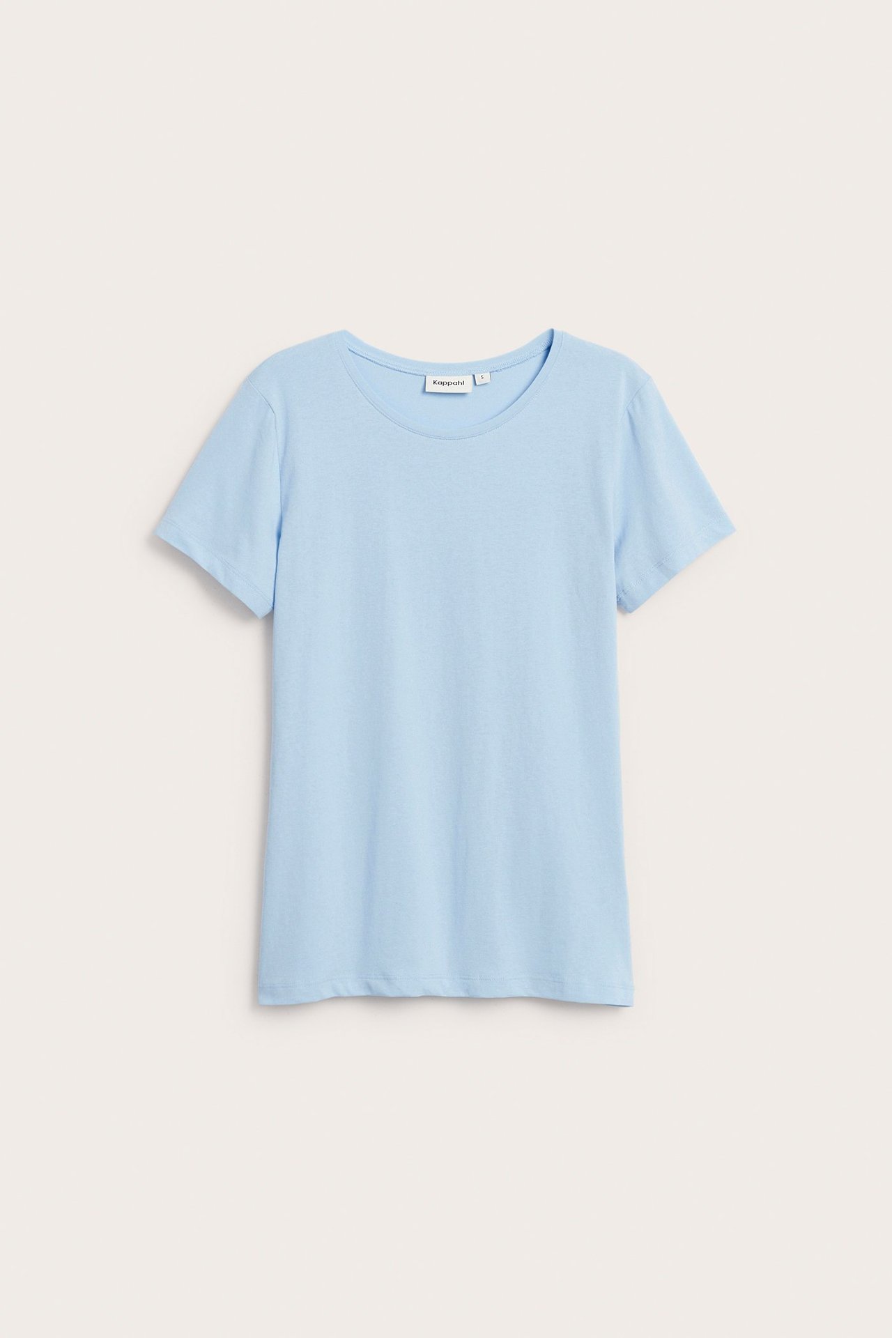 Forfra, lyseblå kortermet basistopp med rund hals i bomullstrikot.