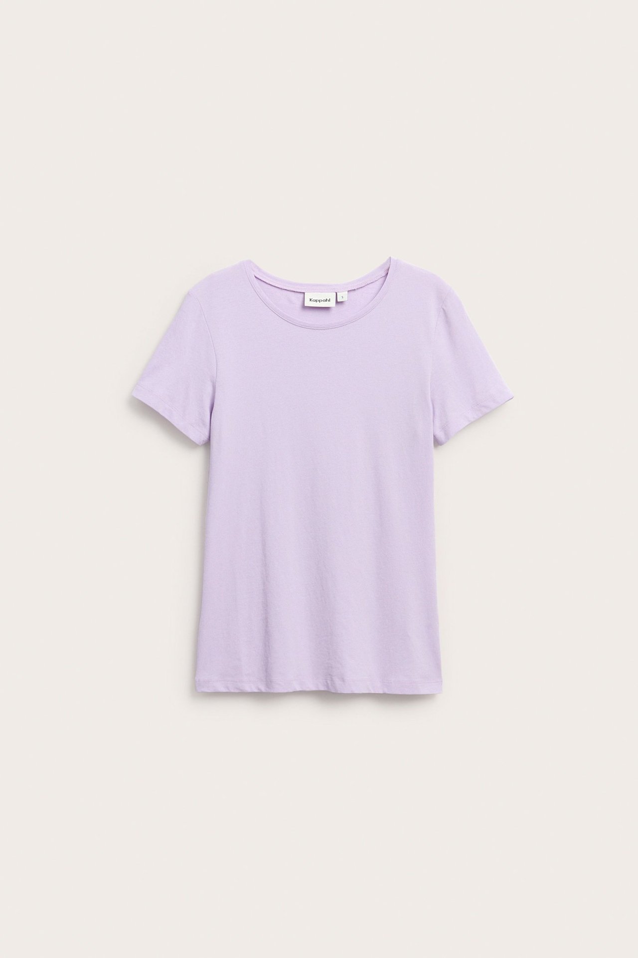 Edestä näkymä vaaleanlila lyhythihaisesta, pyöreäkauluksisesta peruspaidasta puuvillasekoitteesta.