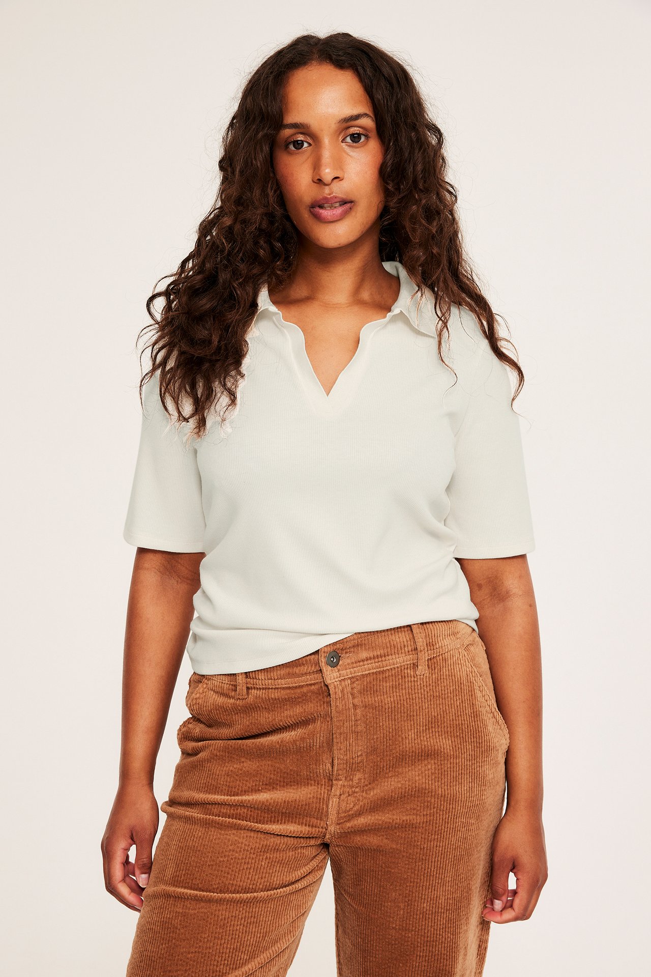 Kortärmad topp med krage - Offwhite - 4