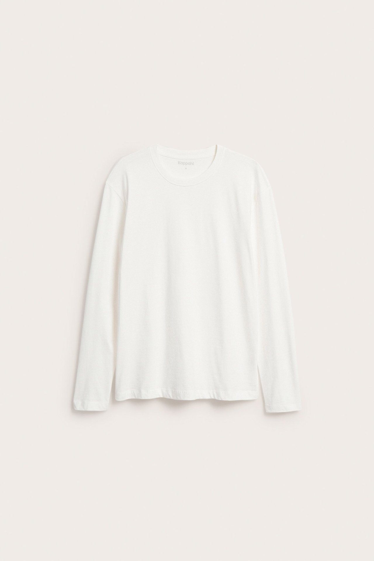 Widok z przodu na ecru, jednokolorowy, bawełniany T-shirt z długim rękawem i okrągłym dekoltem.