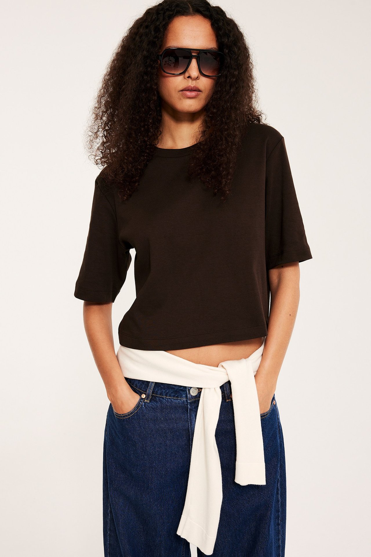 Lyhyt t-paita - Tummanruskea - 4