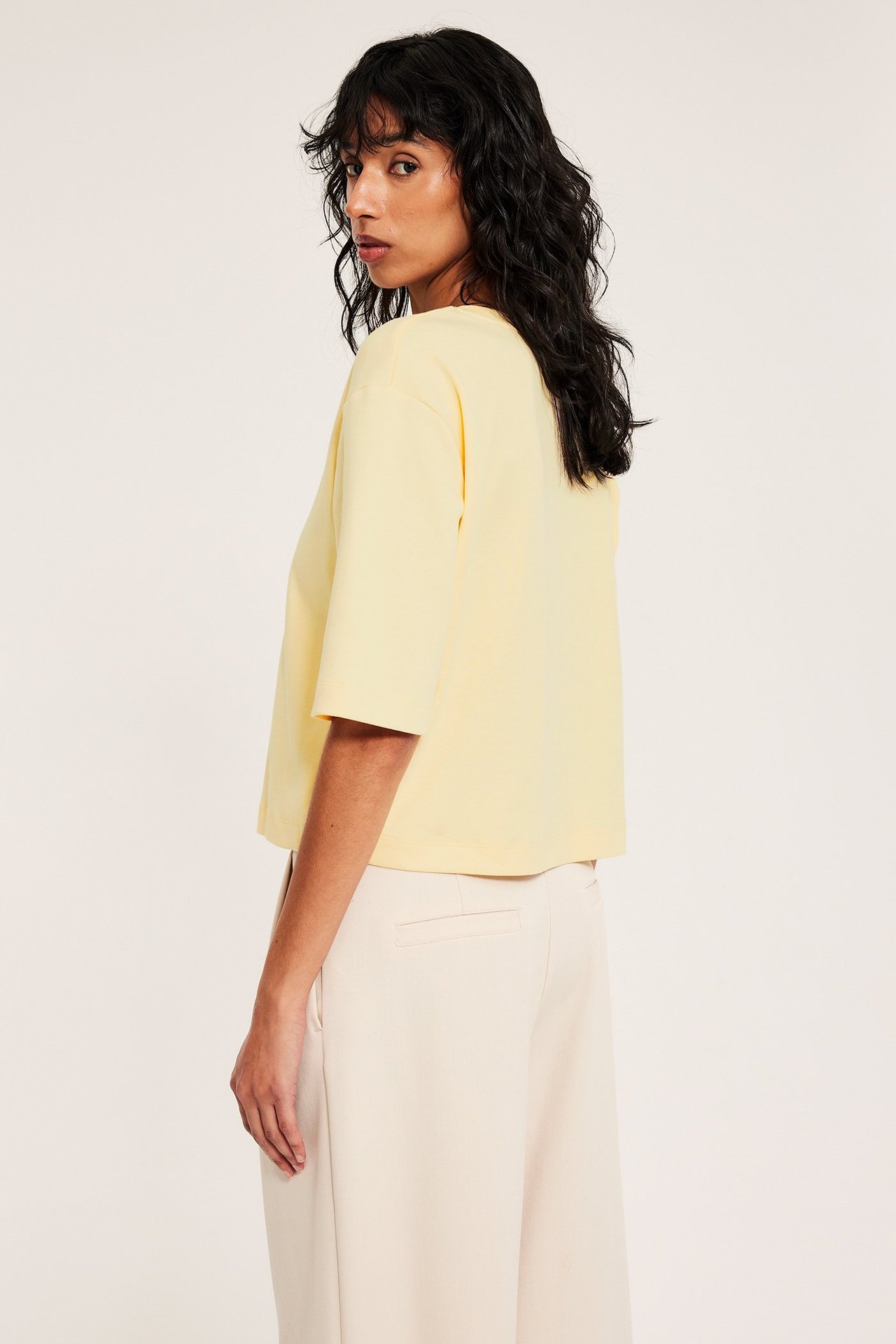 Krótki t-shirt - Jasnożółty - 6