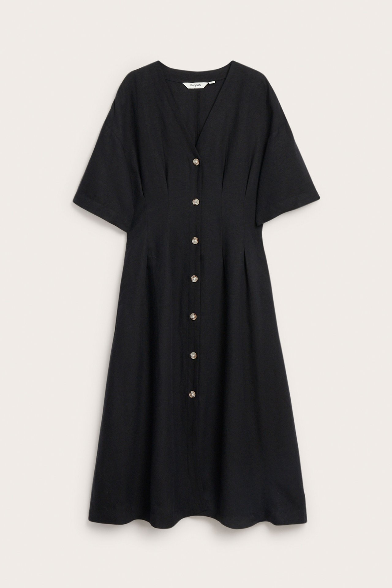 Edestä kuvattu musta pellavasekoitemidimekko, jossa V-pääntie, lyhyet hihat ja napit edessä.