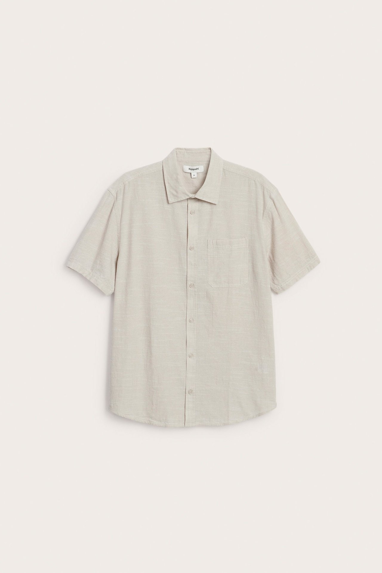 Frontbilde av en beige kortermet herreskjorte i regular fit med strukturmønster, normal krage og brystlomme.