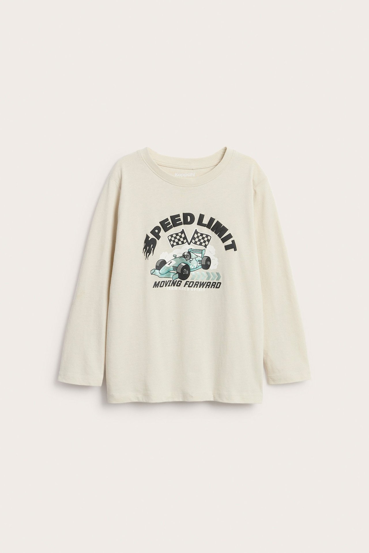 Frontvy av en beige långärmad barntröja i bomull med tryck av racerbil och "SPEED LIMIT".