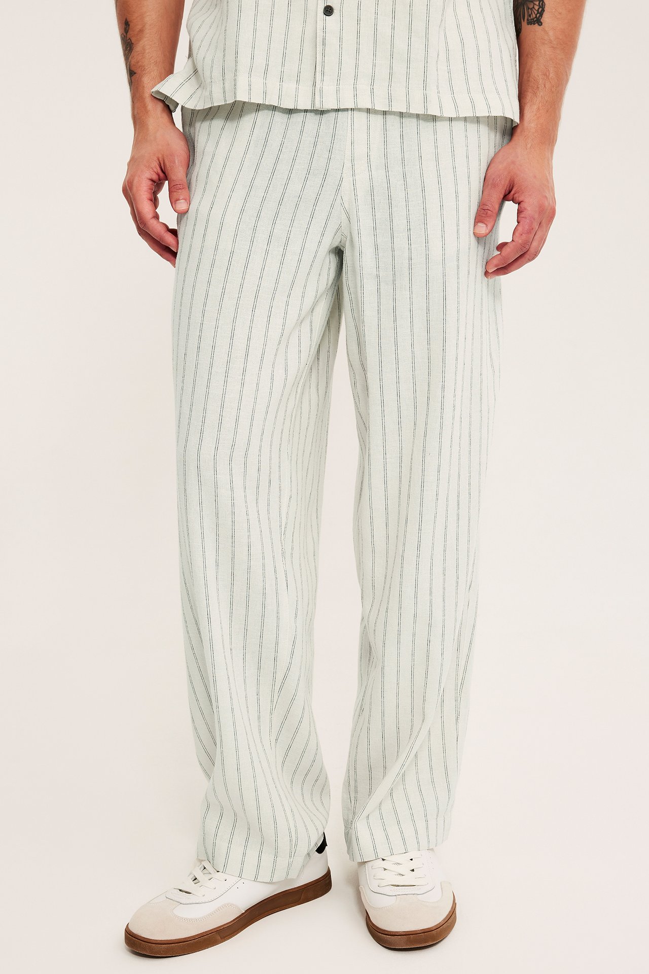 Byxor i viskos och linnemix