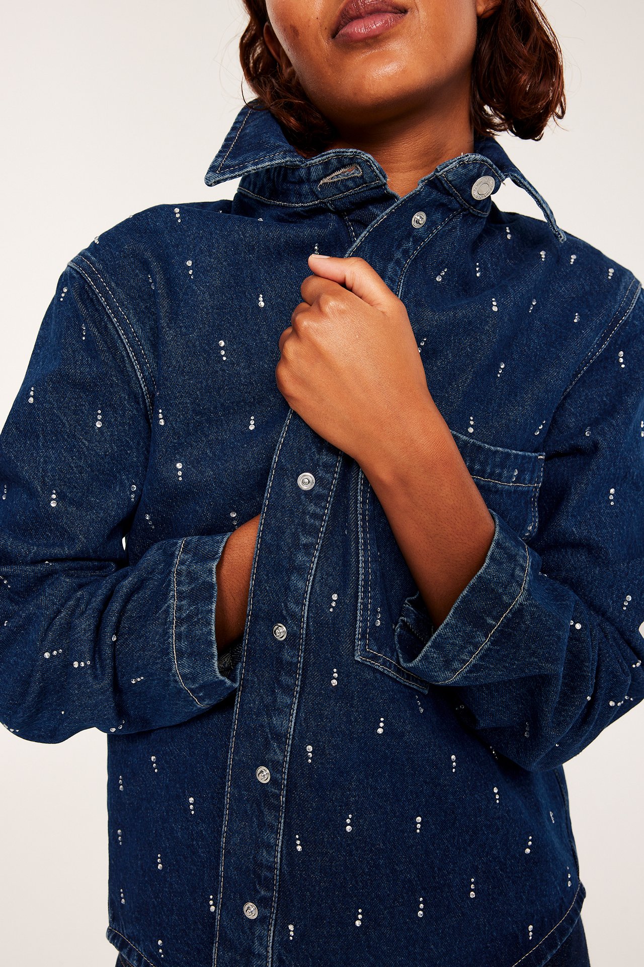 Farkkupaita strassikoristeilla - Denim - 177cm / Storlek: S - 4