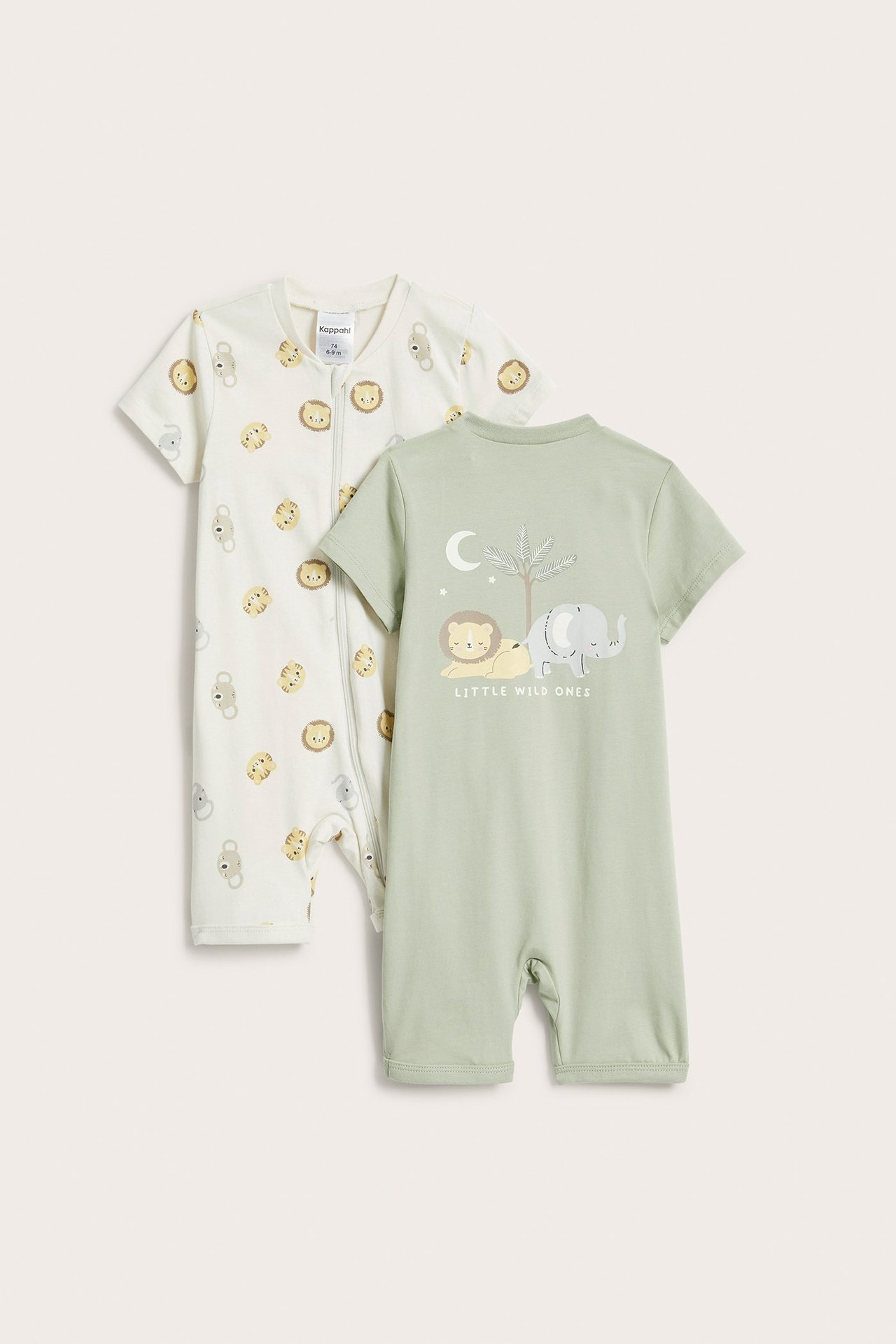 Front, to babyrompers: offwhite med dyremønster og glidelås, og lys grønn med dyreprint bak.