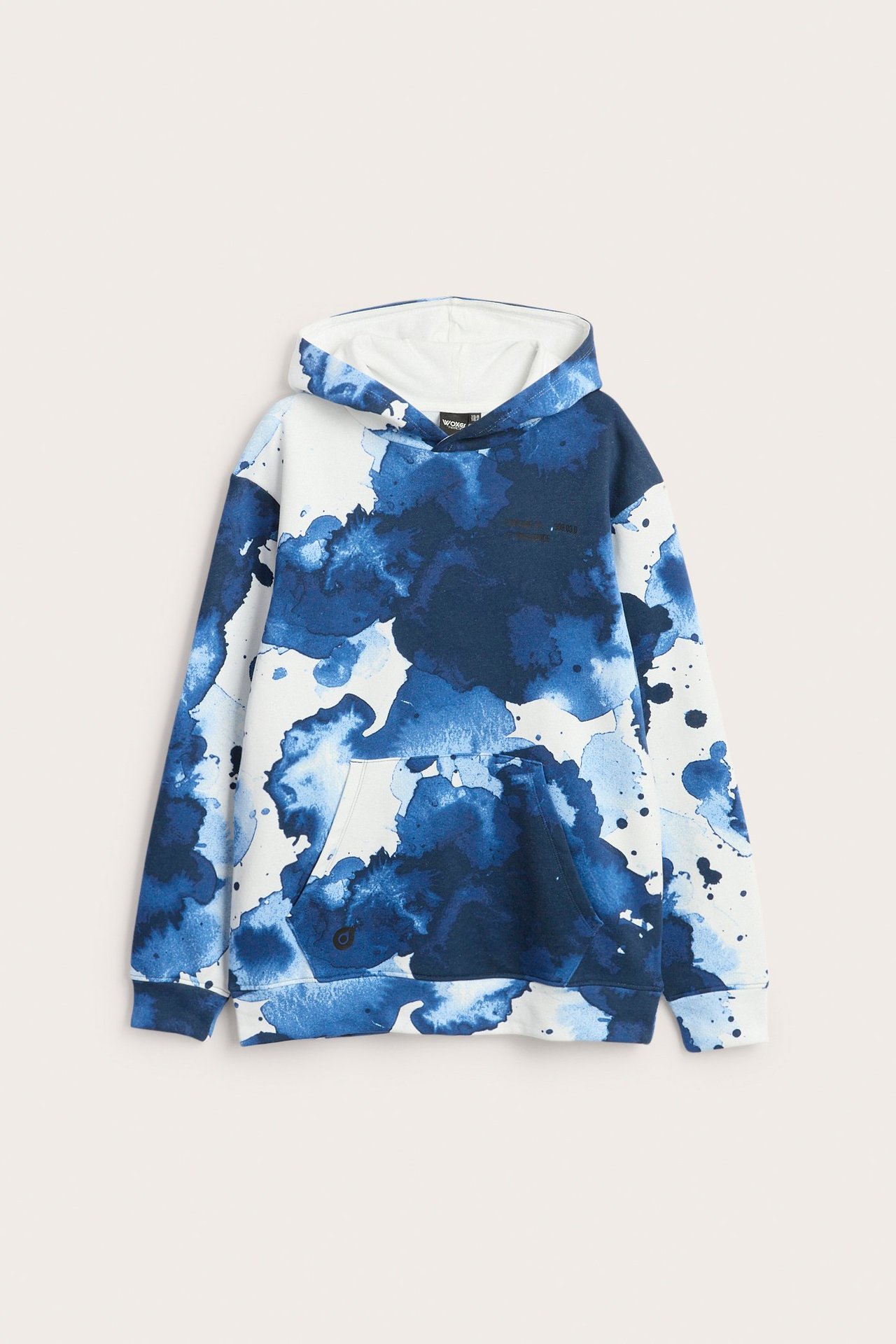 Frontbilde: Barnas offwhite hettegenser med blått akvarellmønster og kengurulomme.