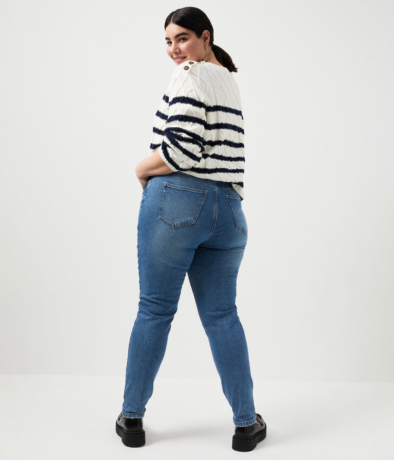 Jeansy Ebba slim fit z dłuższą nogawką - Niebieski - 2