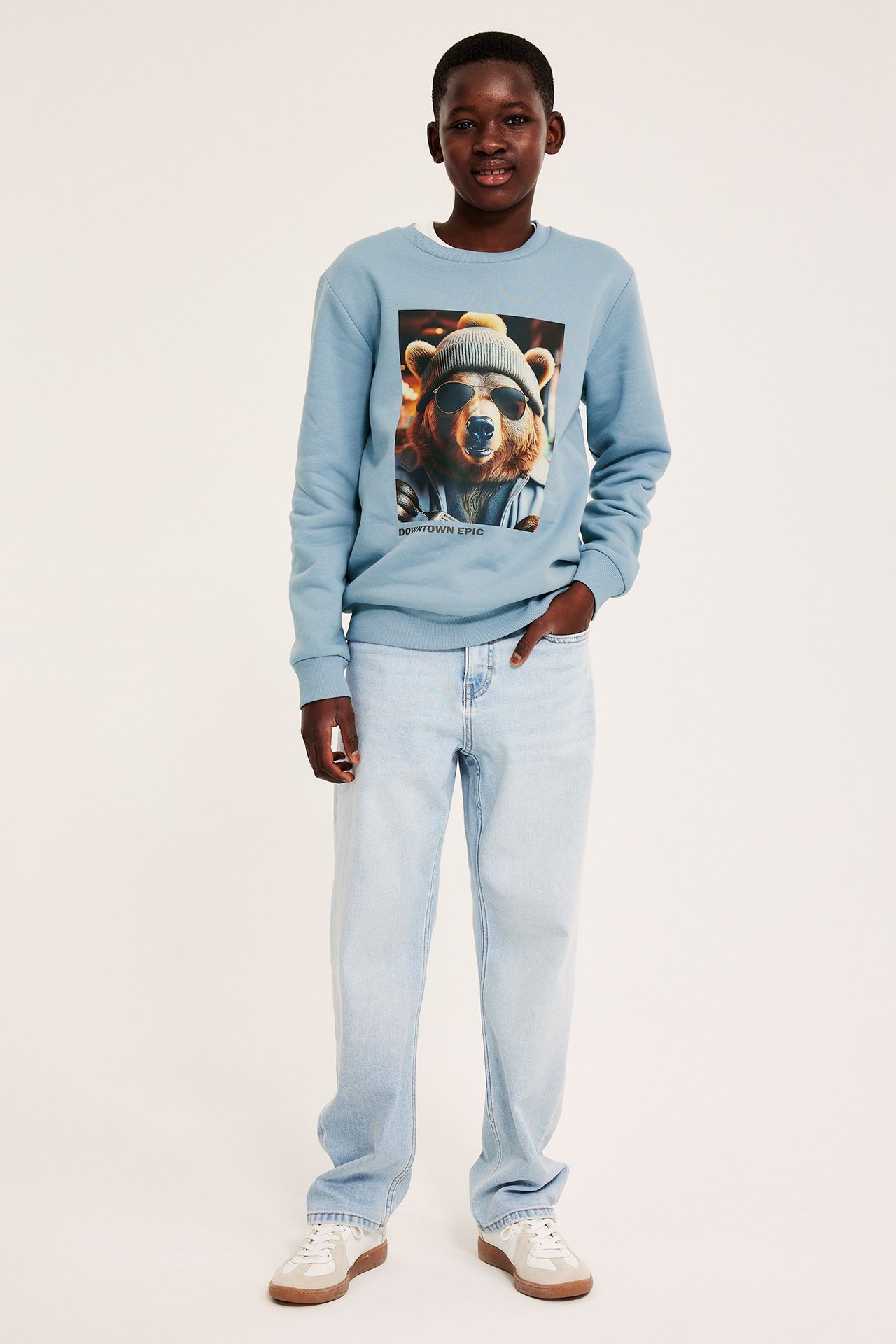 Collegepaita, jossa on painatus