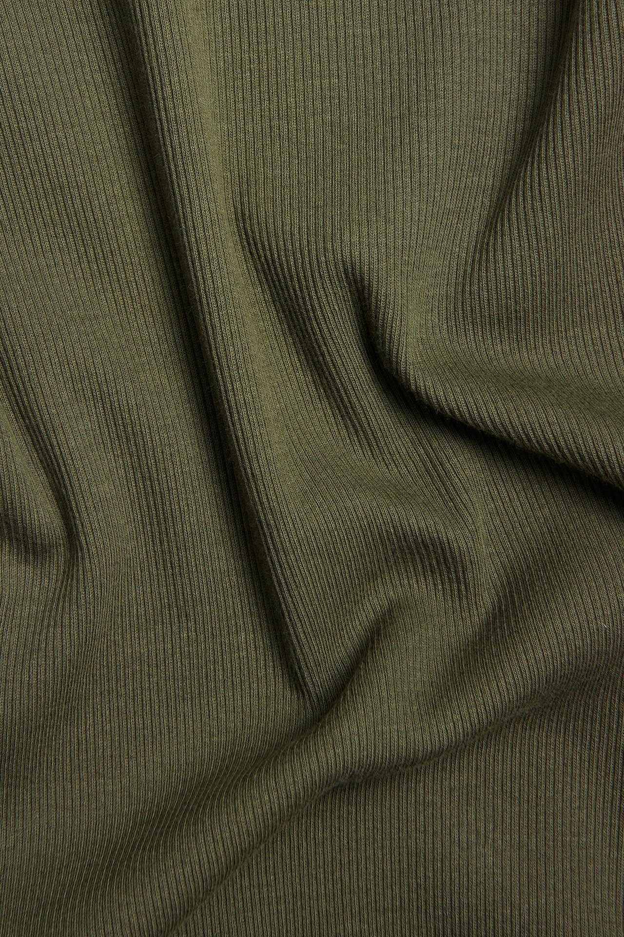 Prążkowany top z długimi rękawami