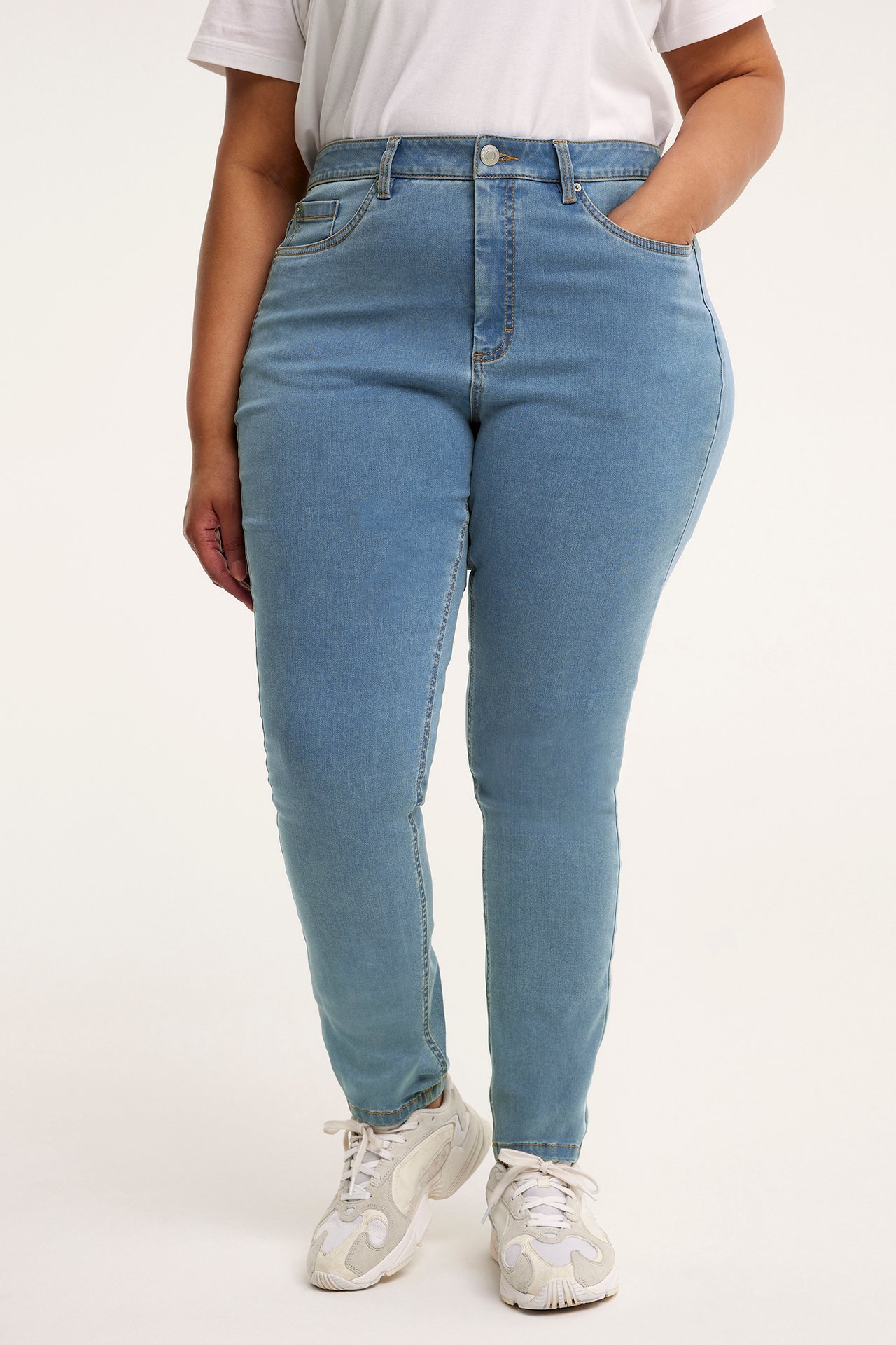 Ebba slim jeans - Vaalea denimi - 172cm / Storlek: 50 - 3