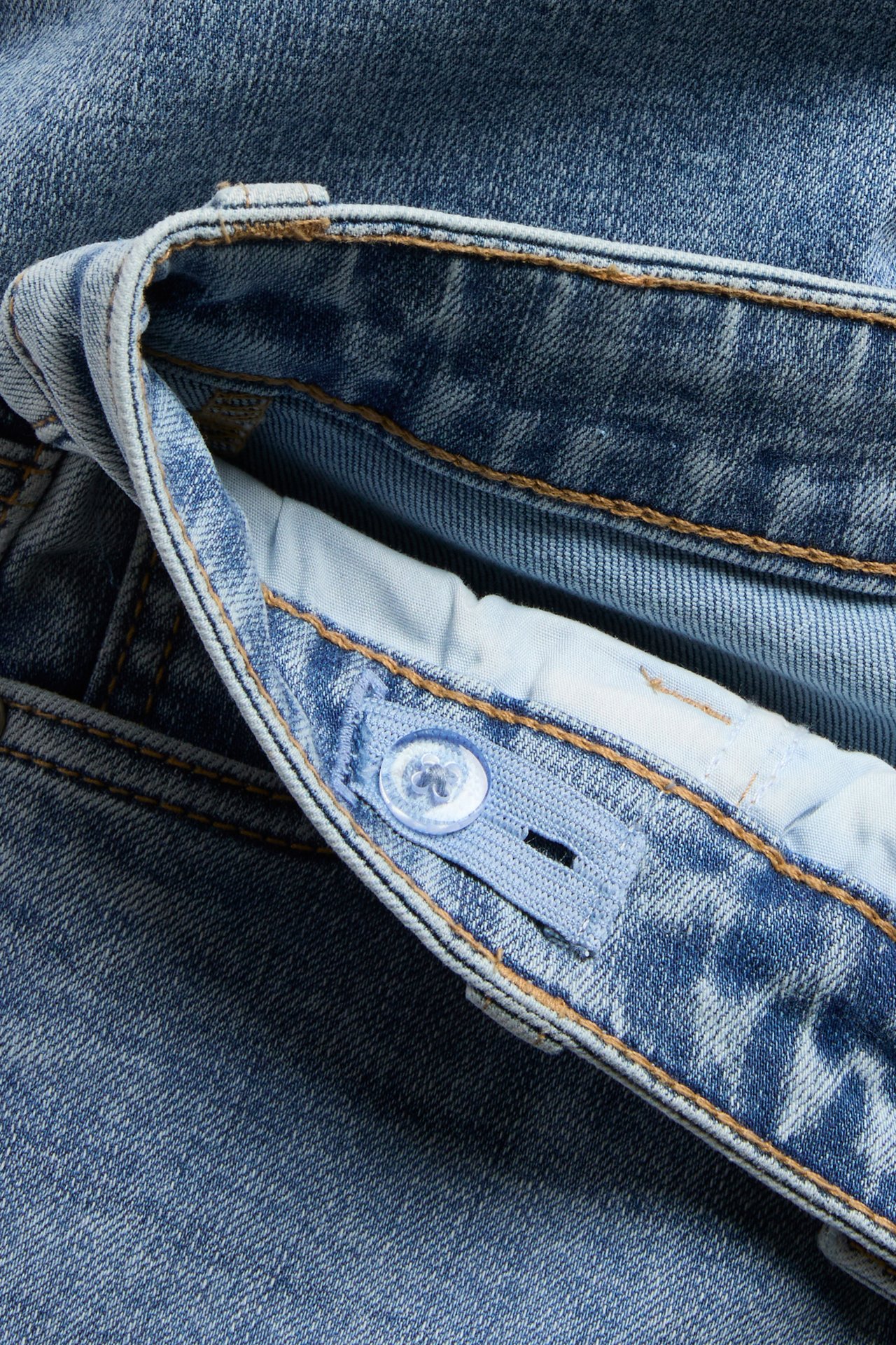 Bootcut-farkut joustolla